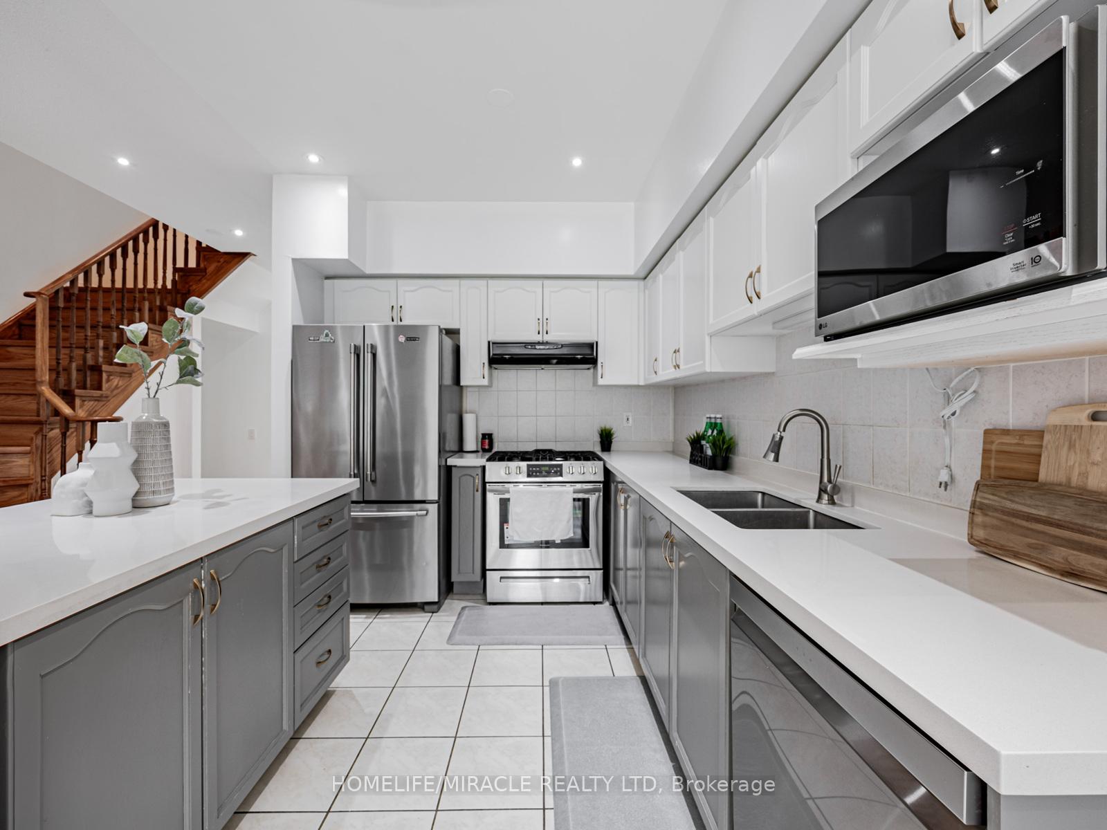Photo 9 of 172 Gristone Crescent, Scarborough, Rouge — HOMEH