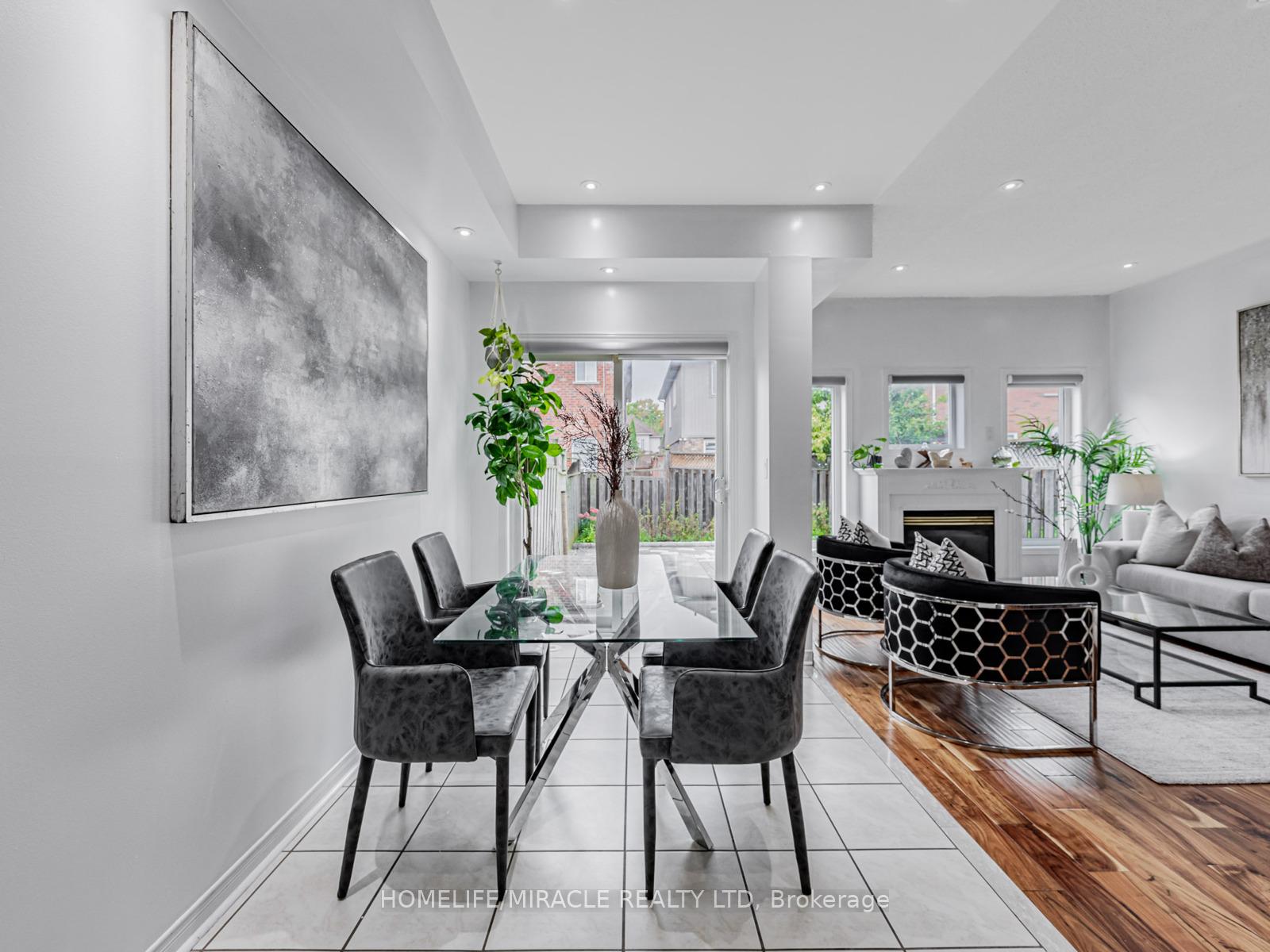Photo 10 of 172 Gristone Crescent, Scarborough, Rouge — HOMEH