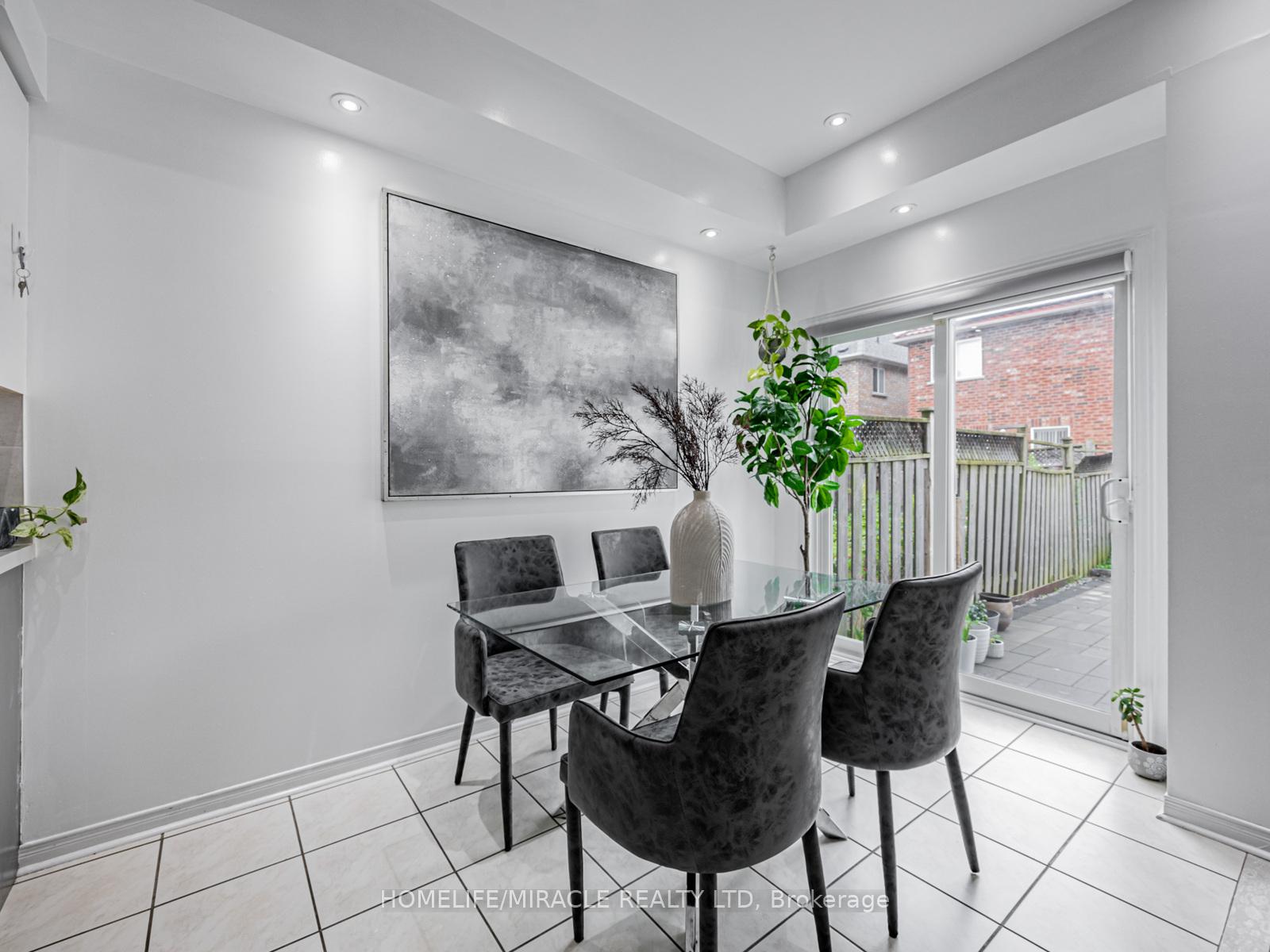 Photo 11 of 172 Gristone Crescent, Scarborough, Rouge — HOMEH