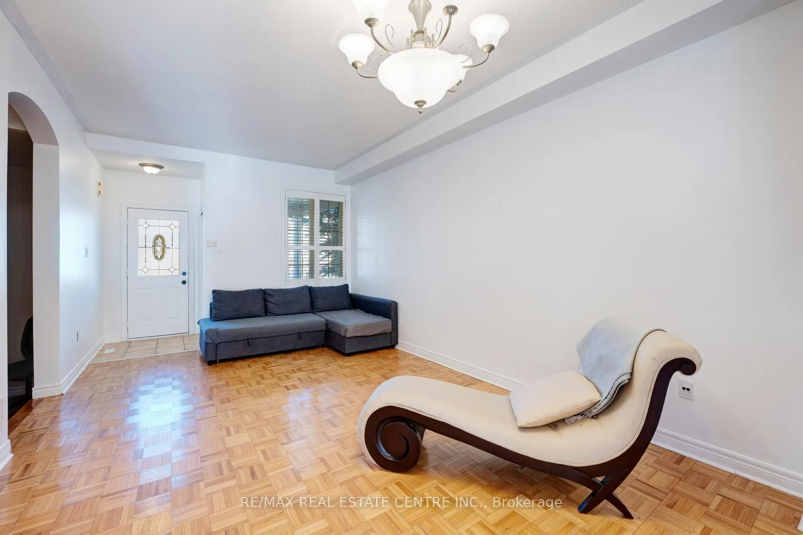 Photo 6 of 9 Dolce Crescent, Vaughan, Vellore Village — HOMEH