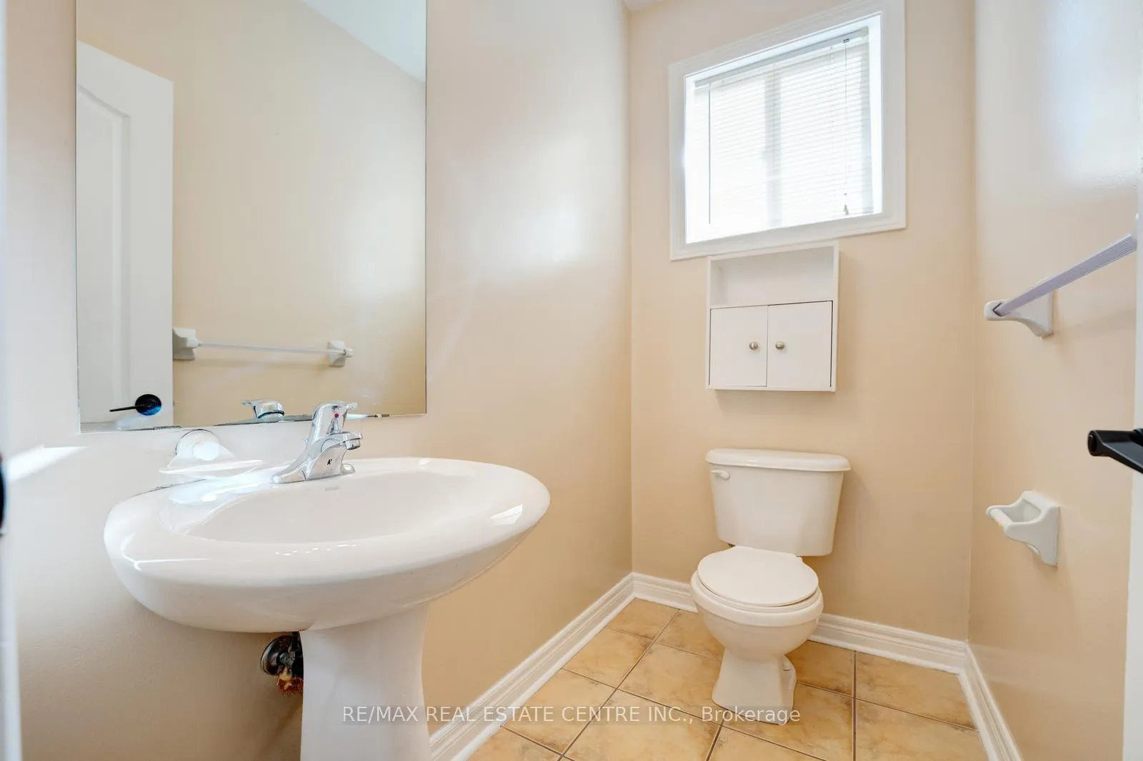 Photo 18 of 9 Dolce Crescent, Vaughan, Vellore Village — HOMEH
