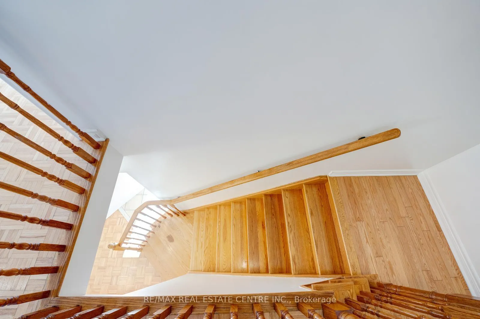 Photo 19 of 9 Dolce Crescent, Vaughan, Vellore Village — HOMEH