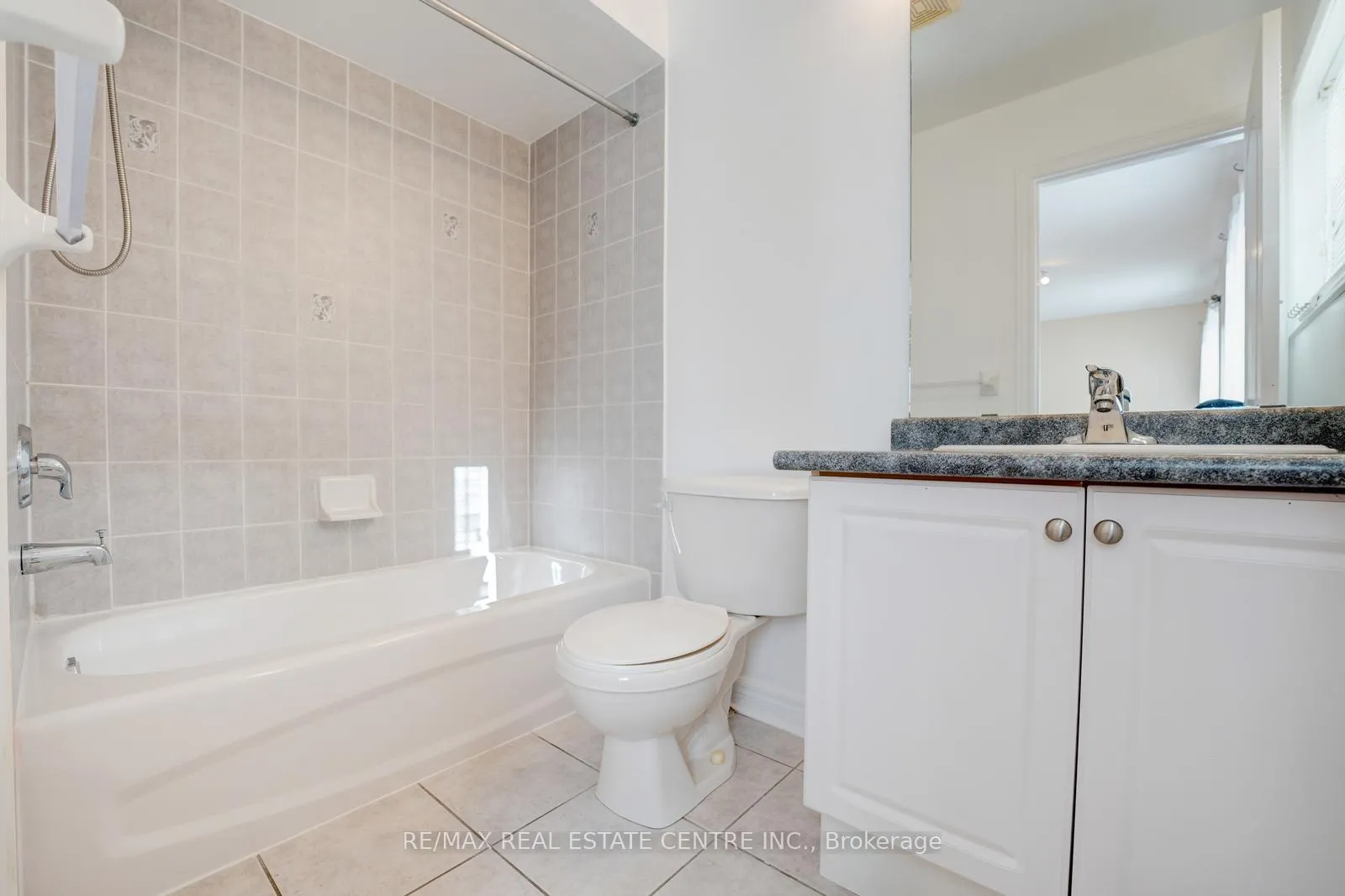 Photo 23 of 9 Dolce Crescent, Vaughan, Vellore Village — HOMEH