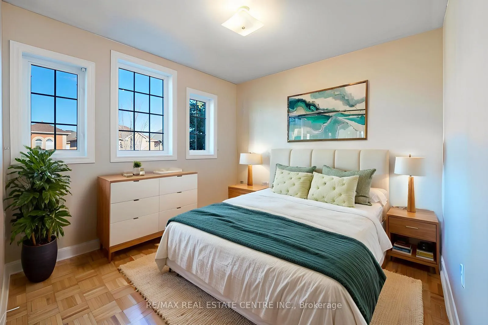 Photo 25 of 9 Dolce Crescent, Vaughan, Vellore Village — HOMEH