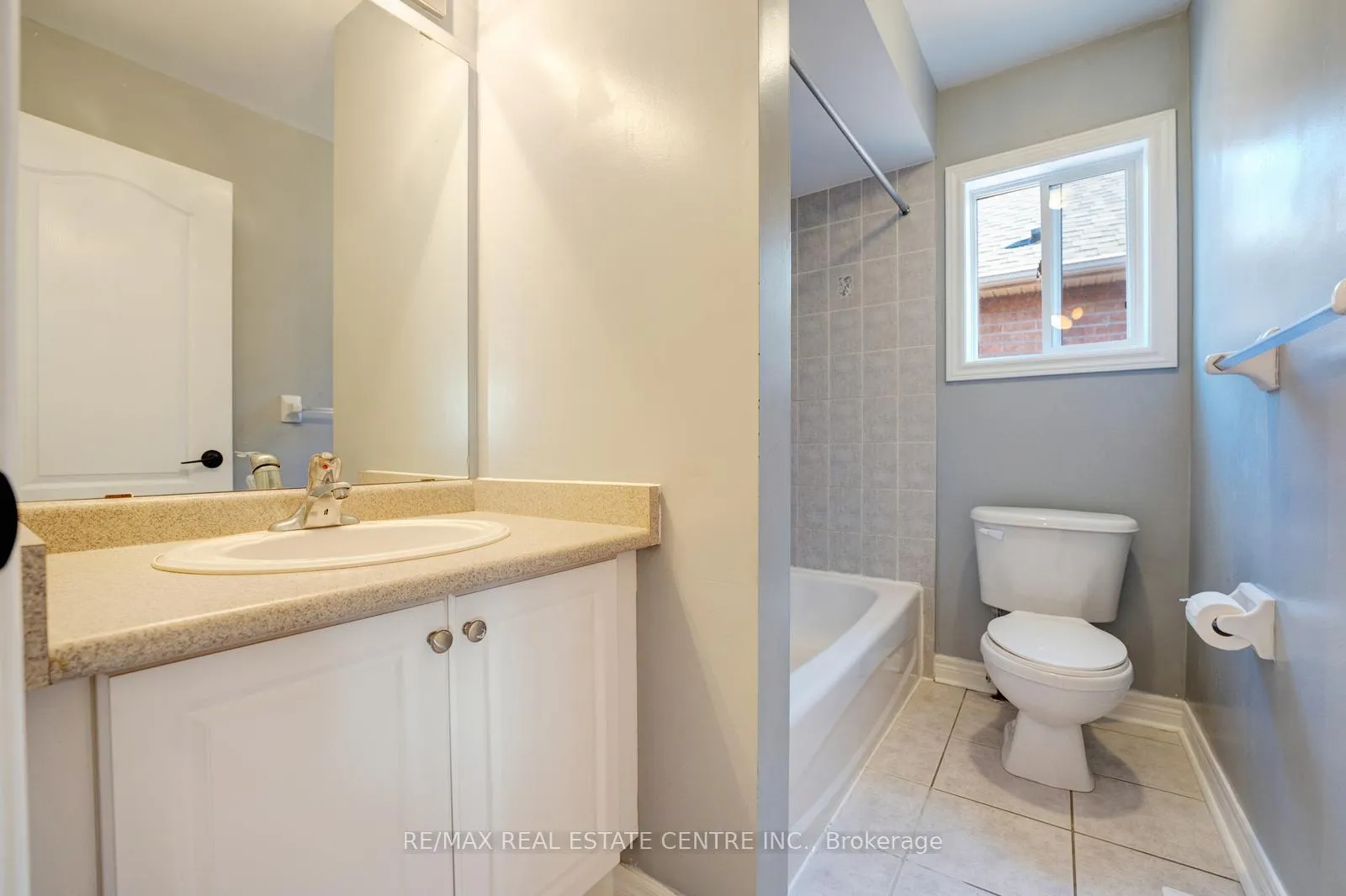 Photo 27 of 9 Dolce Crescent, Vaughan, Vellore Village — HOMEH