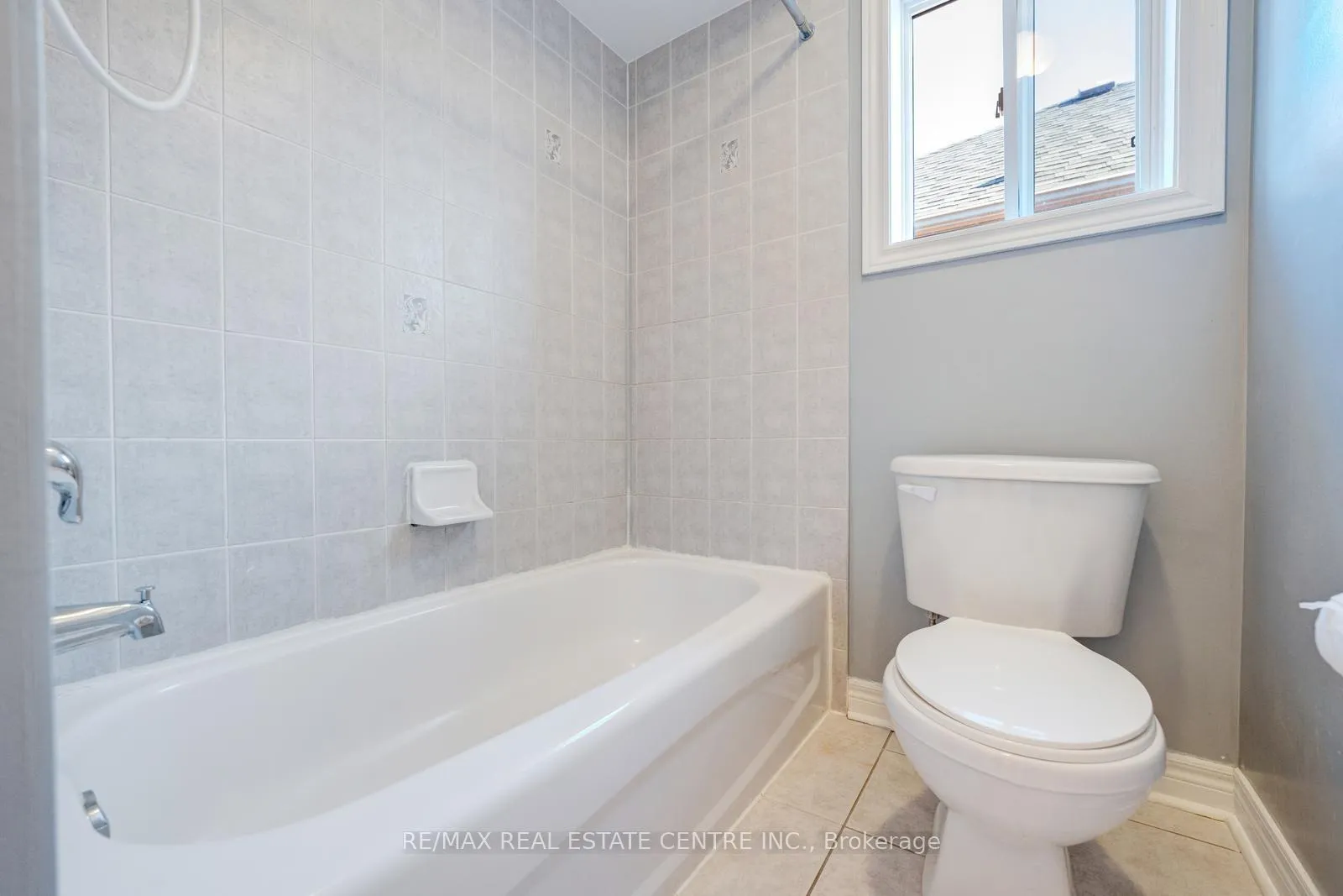 Photo 28 of 9 Dolce Crescent, Vaughan, Vellore Village — HOMEH