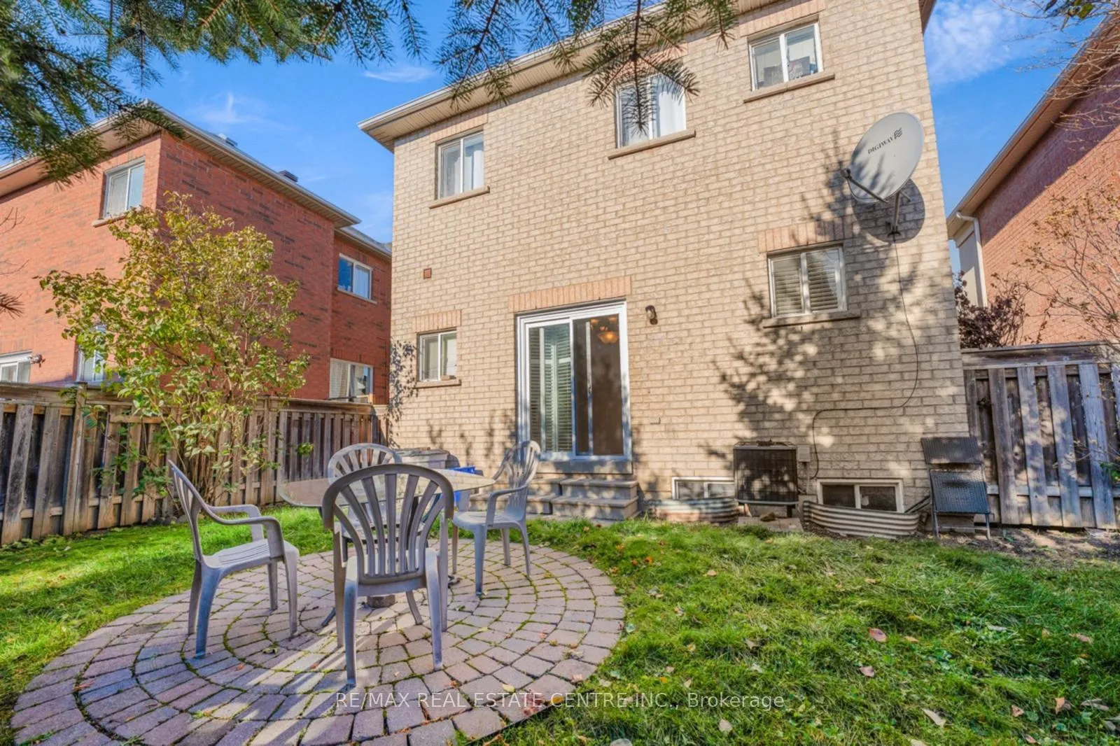 Photo 32 of 9 Dolce Crescent, Vaughan, Vellore Village — HOMEH