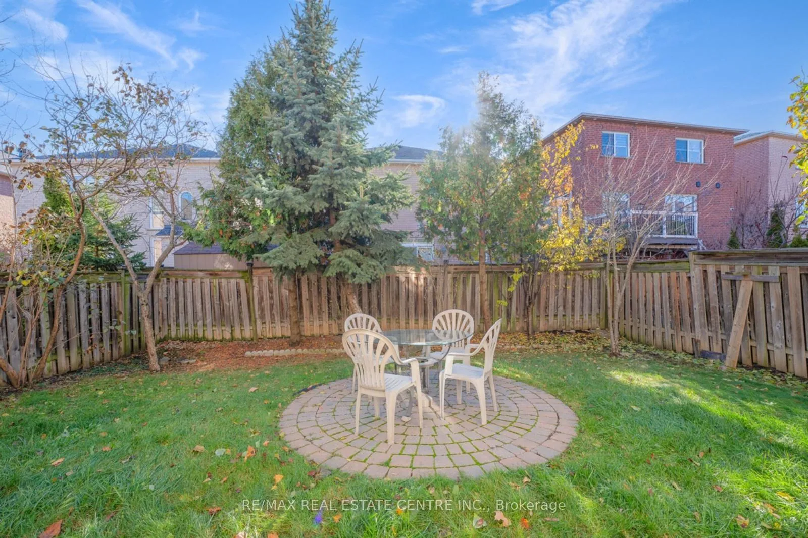 Photo 33 of 9 Dolce Crescent, Vaughan, Vellore Village — HOMEH