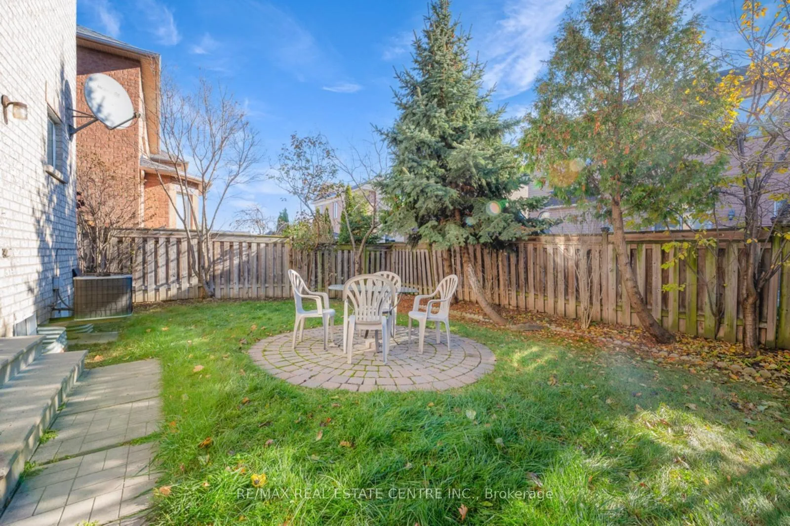 Photo 34 of 9 Dolce Crescent, Vaughan, Vellore Village — HOMEH