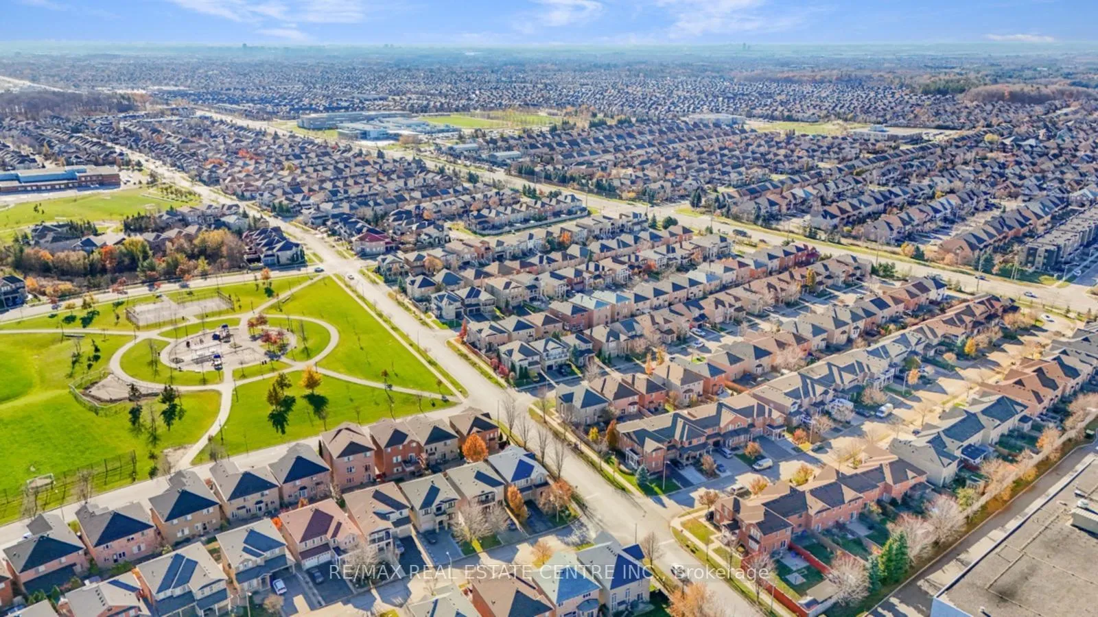 Photo 38 of 9 Dolce Crescent, Vaughan, Vellore Village — HOMEH