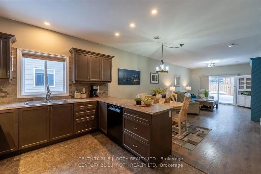 Photo 6 of 251 Lucy Lane, Orillia — HOMEH