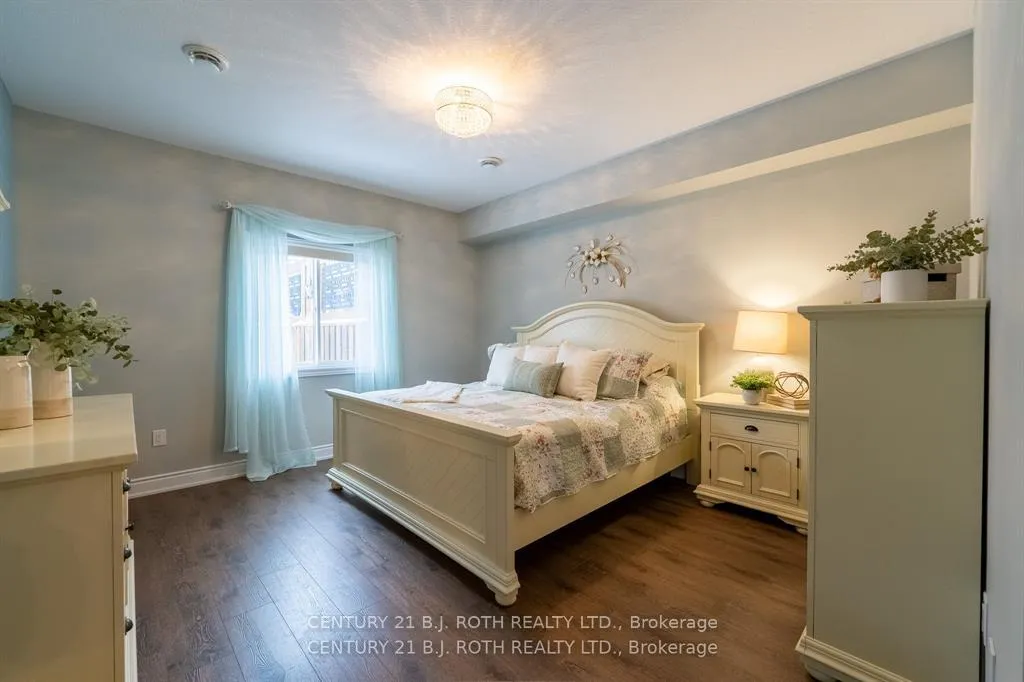 Photo 16 of 251 Lucy Lane, Orillia — HOMEH
