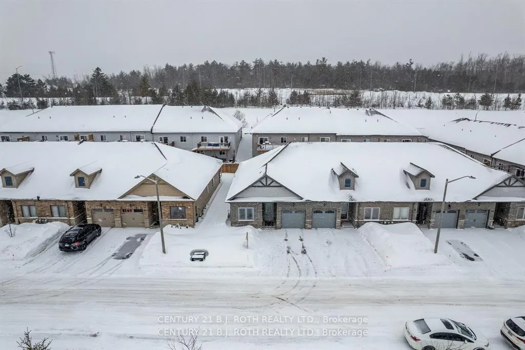 Photo 34 of 251 Lucy Lane, Orillia — HOMEH