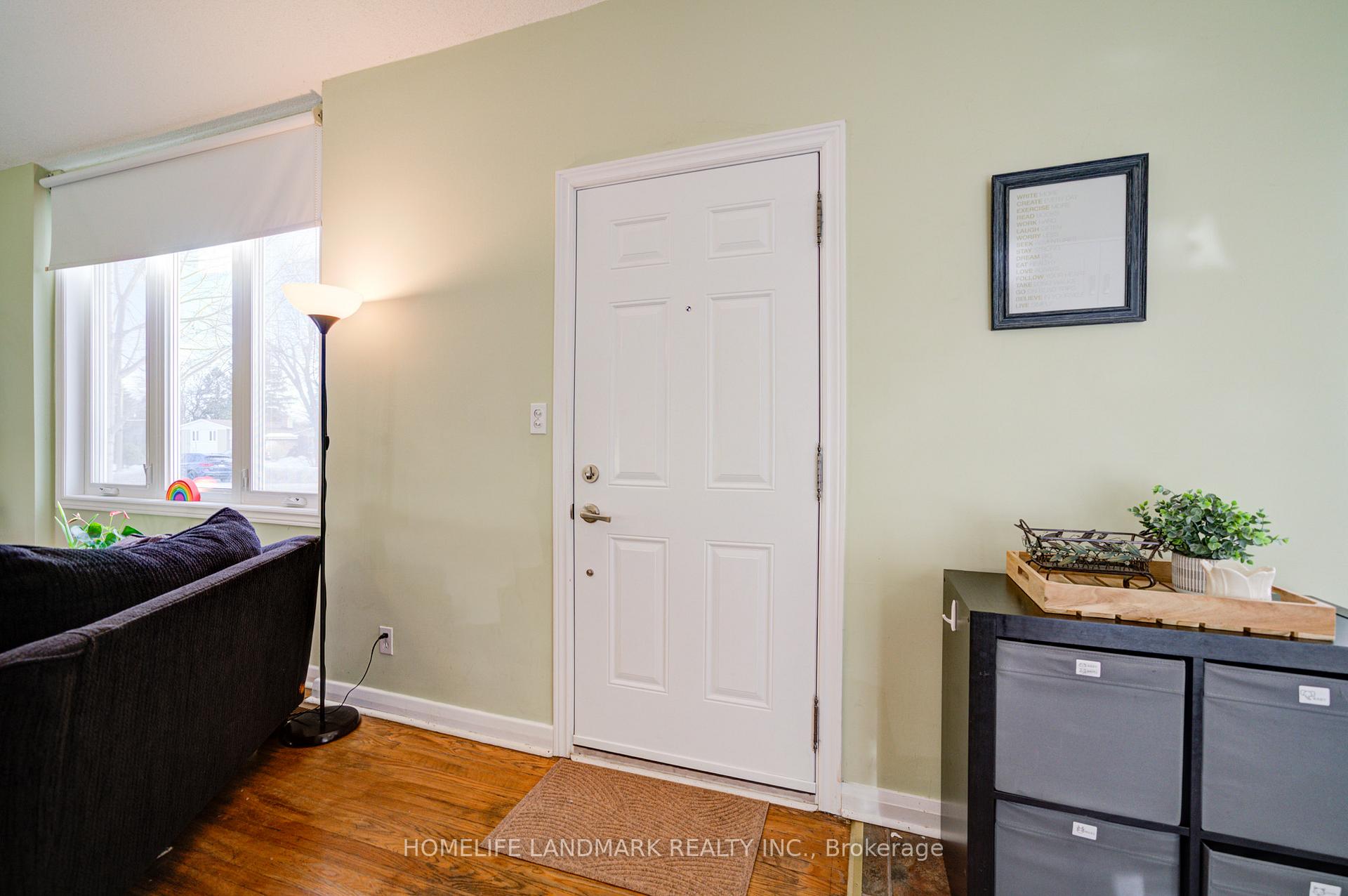Photo 4 of 35 Benshire Drive, Scarborough, Woburn — HOMEH
