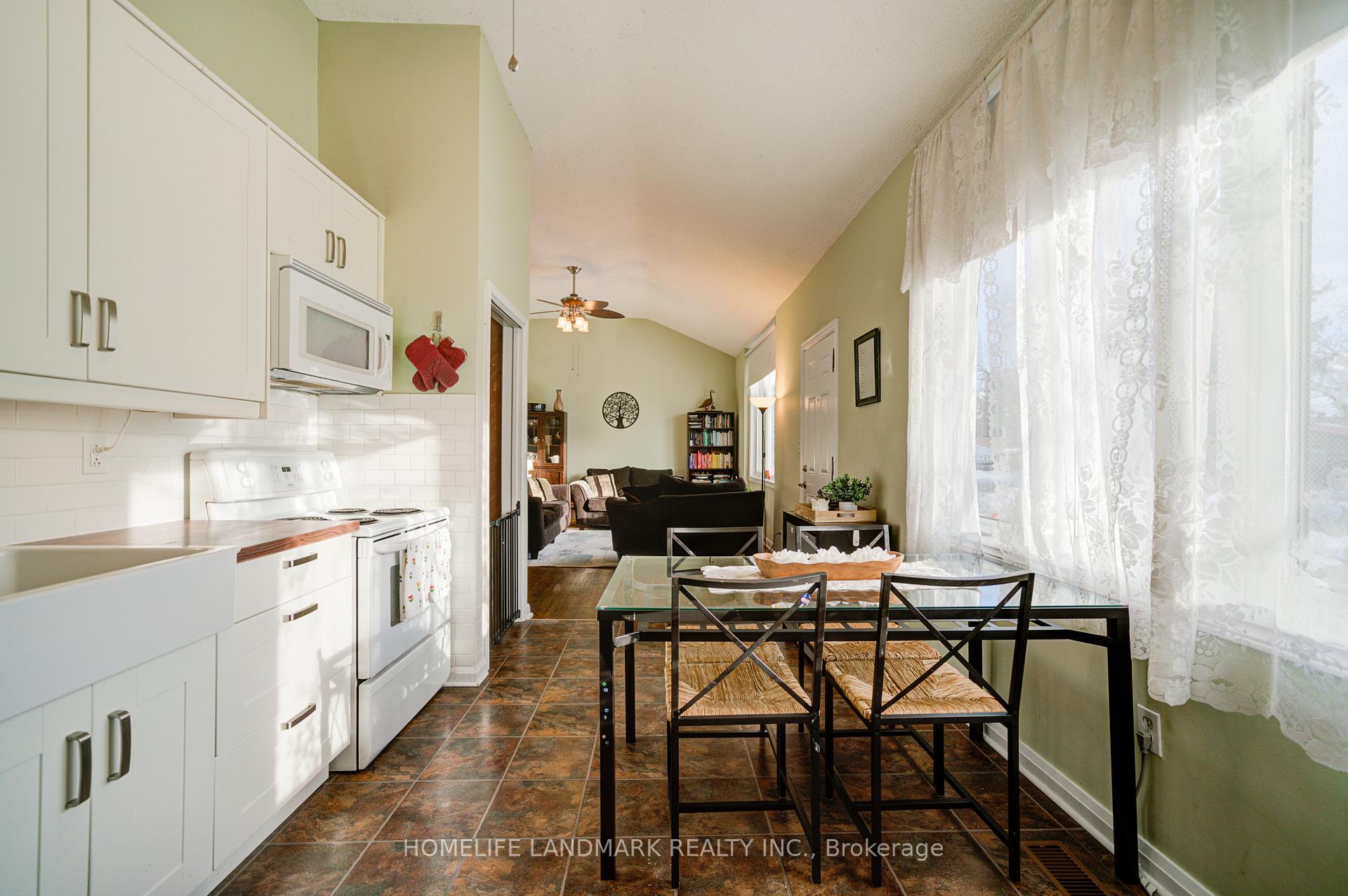 Photo 6 of 35 Benshire Drive, Scarborough, Woburn — HOMEH