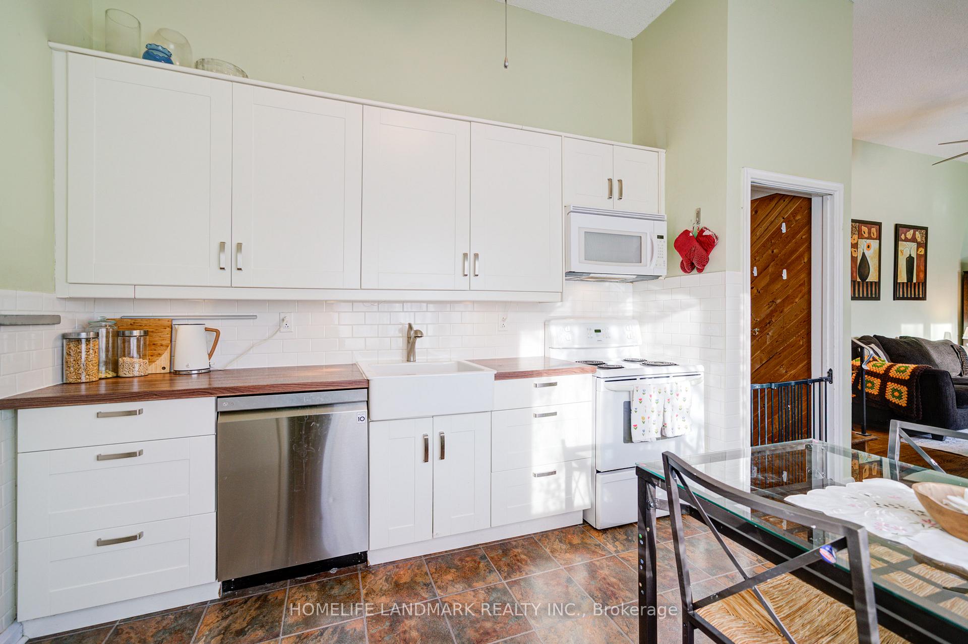 Photo 8 of 35 Benshire Drive, Scarborough, Woburn — HOMEH