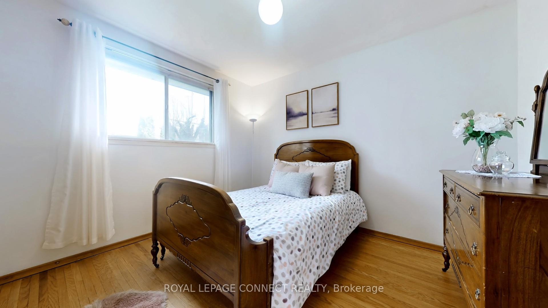 Photo 21 of 26 Bromton Drive, Scarborough, Bendale — HOMEH