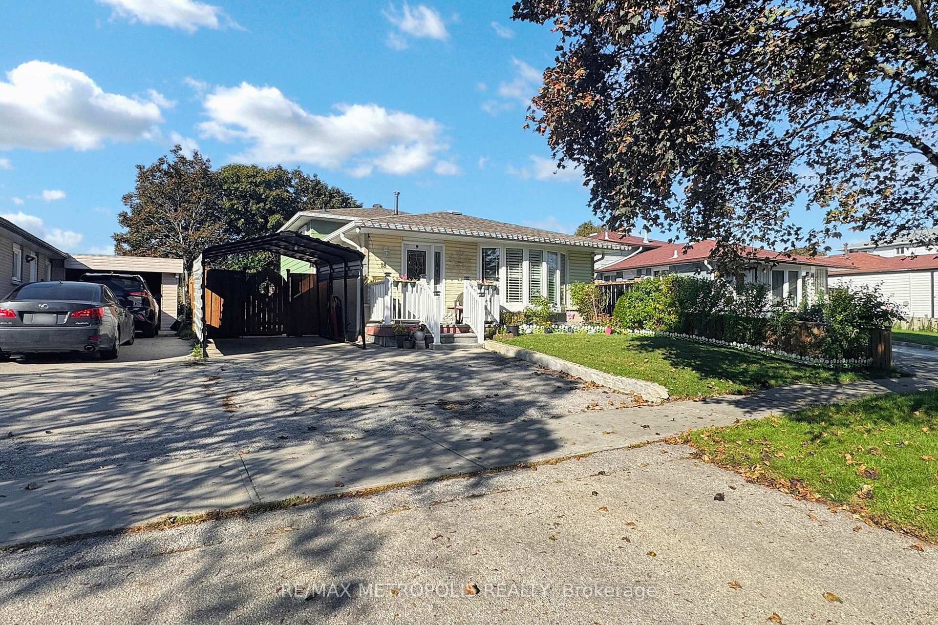 Photo 1 of 18 Hutcherson Square, Scarborough, Malvern — HOMEH