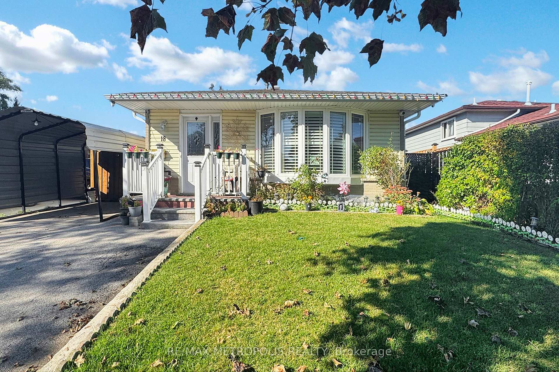 Photo 3 of 18 Hutcherson Square, Scarborough, Malvern — HOMEH