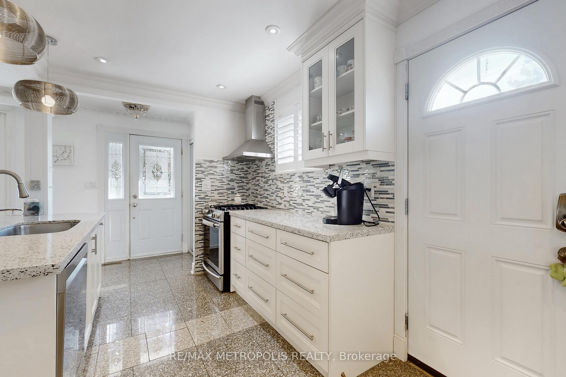 Photo 8 of 18 Hutcherson Square, Scarborough, Malvern — HOMEH