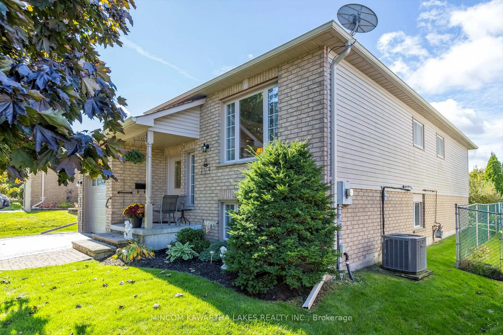 Photo 3 of 2121 Easthill Drive, Peterborough, Ashburnham Ward 4 — HOMEH