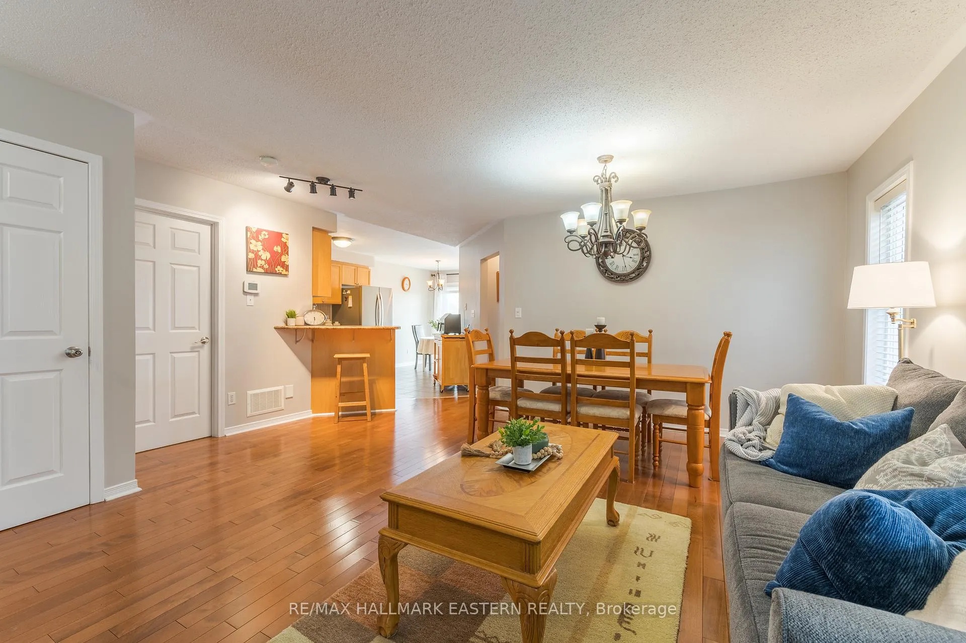 Photo 30 of 531 Garbutt Terrace, Peterborough, Northcrest Ward 5 — HOMEH