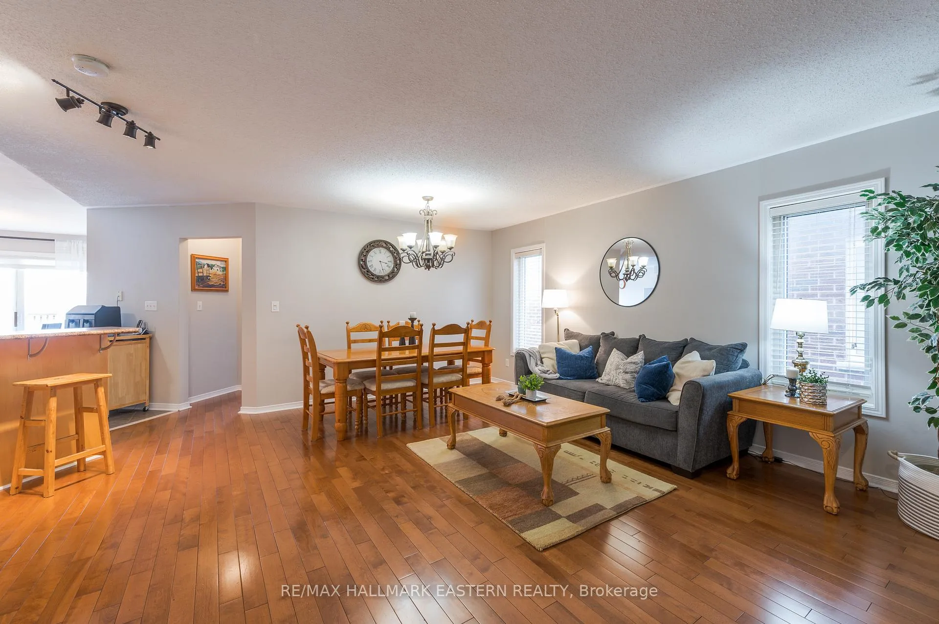 Photo 33 of 531 Garbutt Terrace, Peterborough, Northcrest Ward 5 — HOMEH