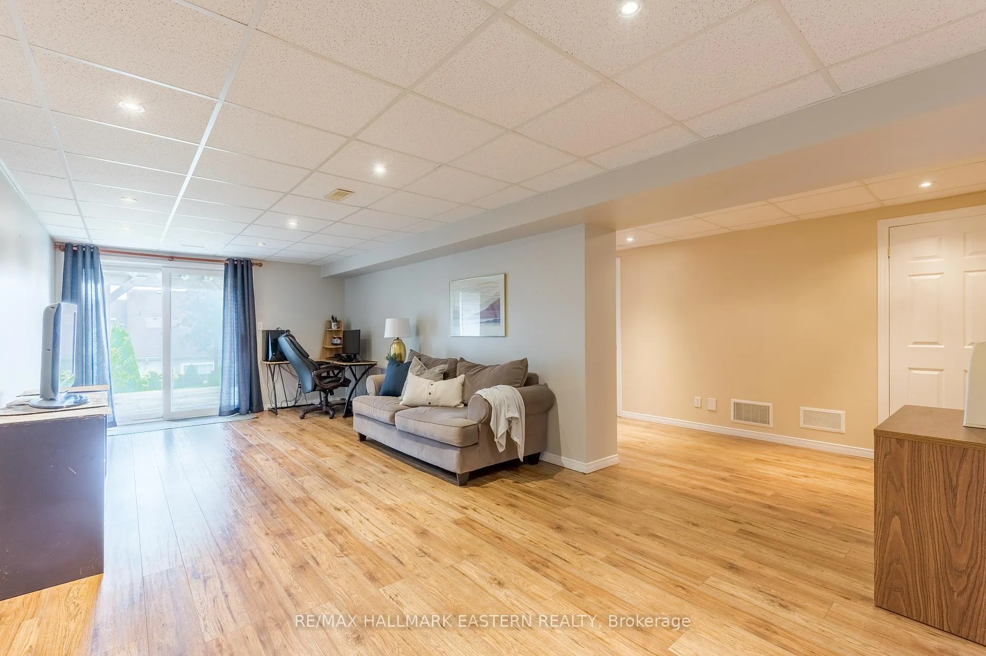 Photo 72 of 531 Garbutt Terrace, Peterborough, Northcrest Ward 5 — HOMEH