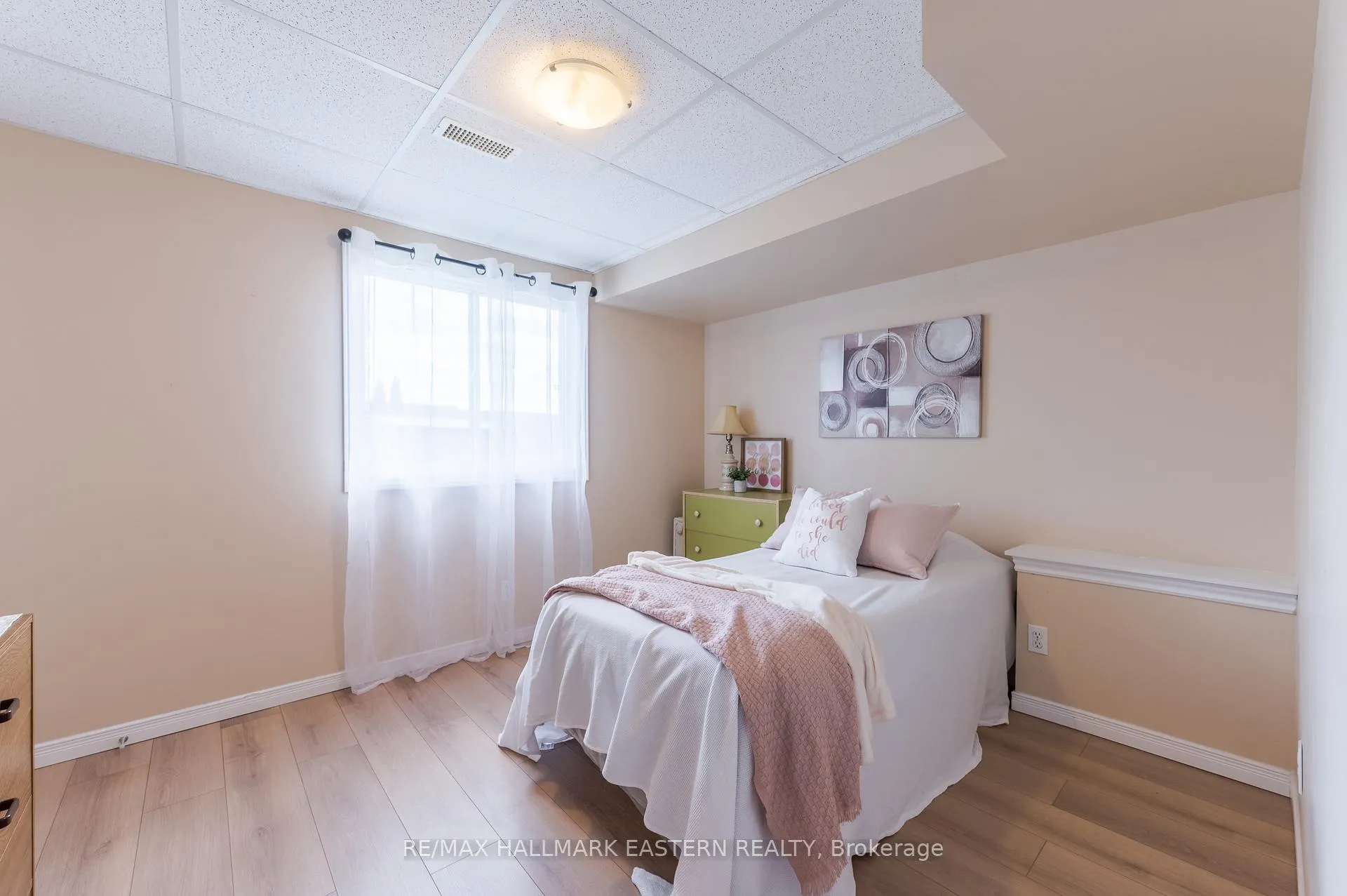 Photo 93 of 531 Garbutt Terrace, Peterborough, Northcrest Ward 5 — HOMEH