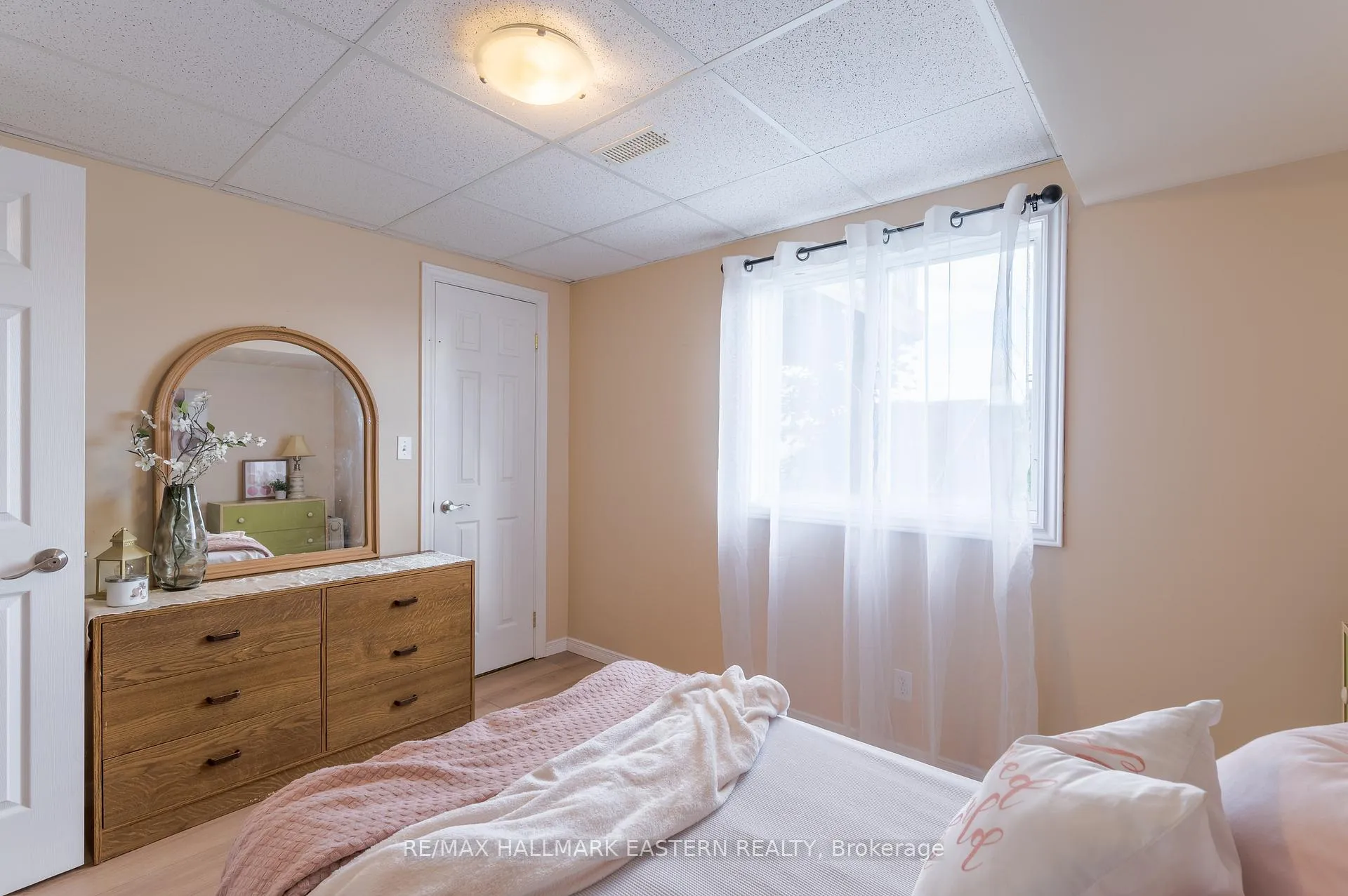 Photo 98 of 531 Garbutt Terrace, Peterborough, Northcrest Ward 5 — HOMEH