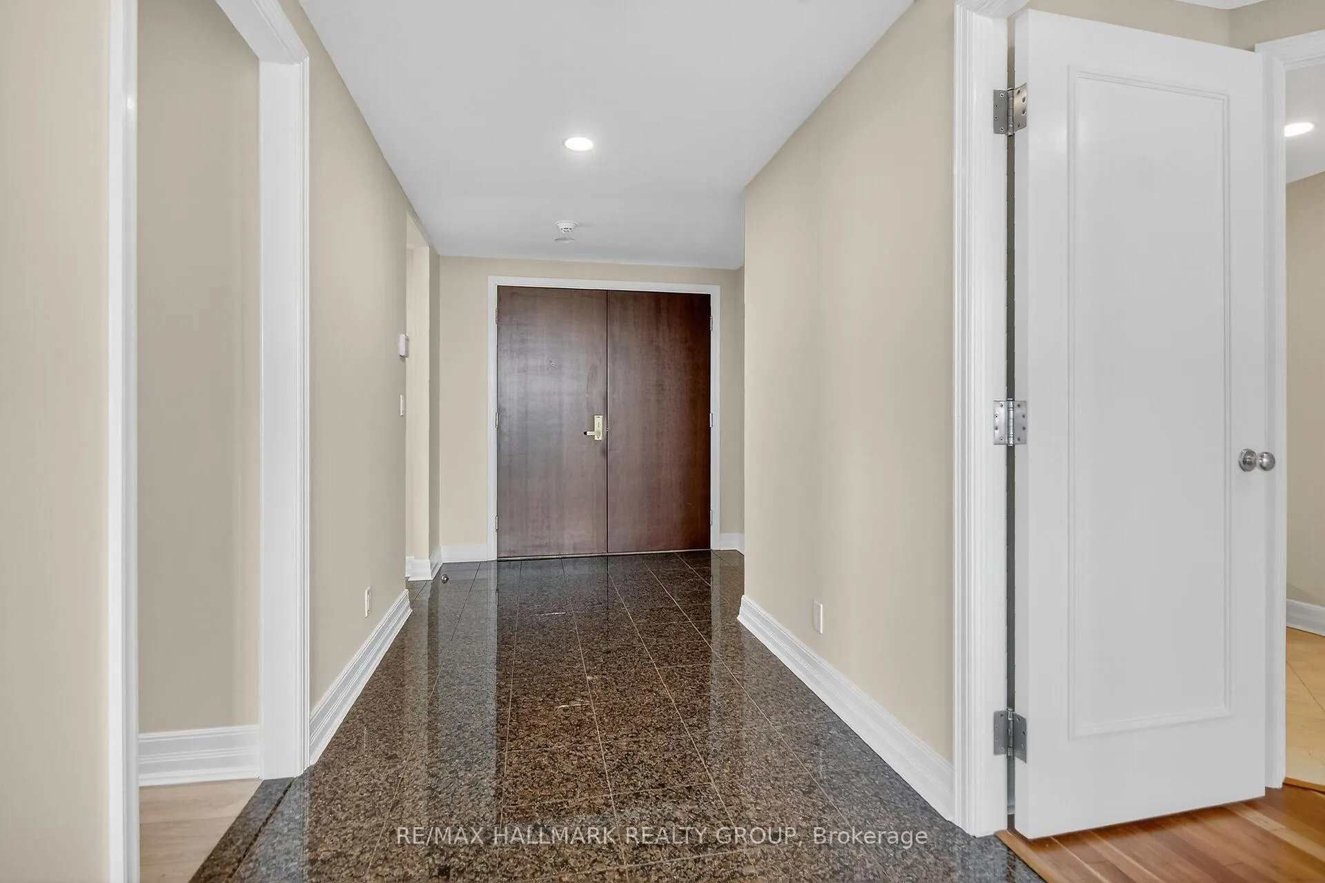 Photo 3 of Unit 1707, 3590 Rivergate Way, Ottawa, Quinterra — HOMEH