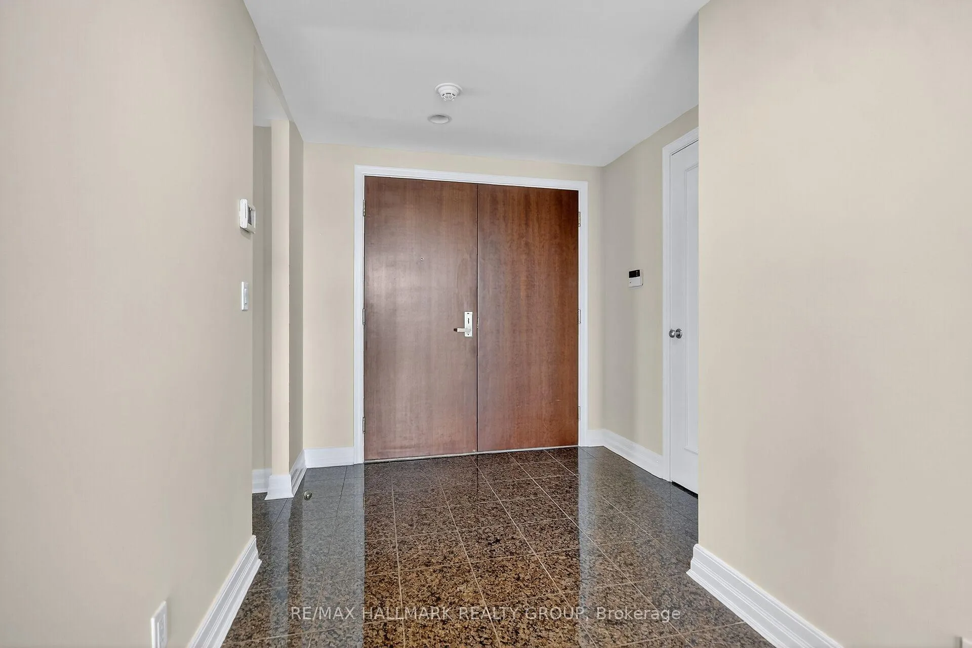 Photo 4 of Unit 1707, 3590 Rivergate Way, Ottawa, Quinterra — HOMEH