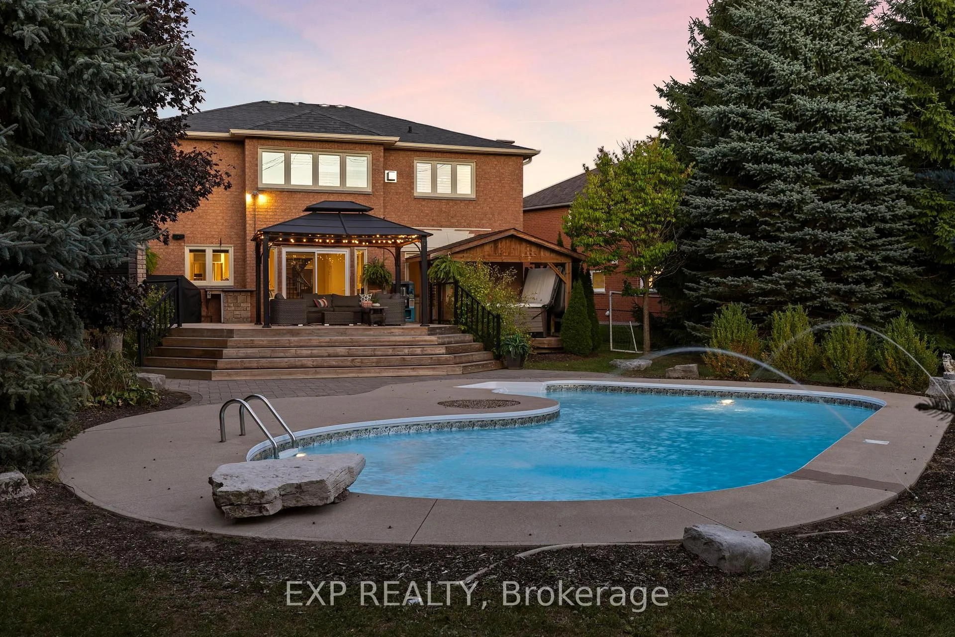 Photo 2 of 71 Cityview Circle, Barrie, Holly — HOMEH