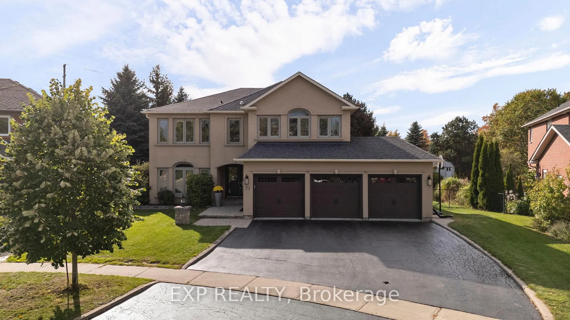 Photo 3 of 71 Cityview Circle, Barrie, Holly — HOMEH