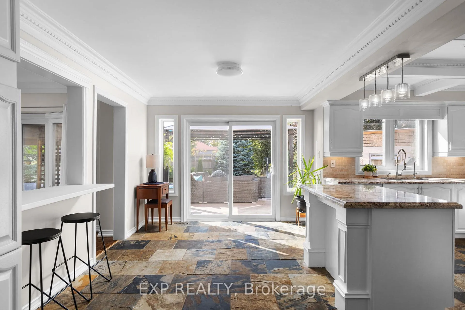 Photo 9 of 71 Cityview Circle, Barrie, Holly — HOMEH