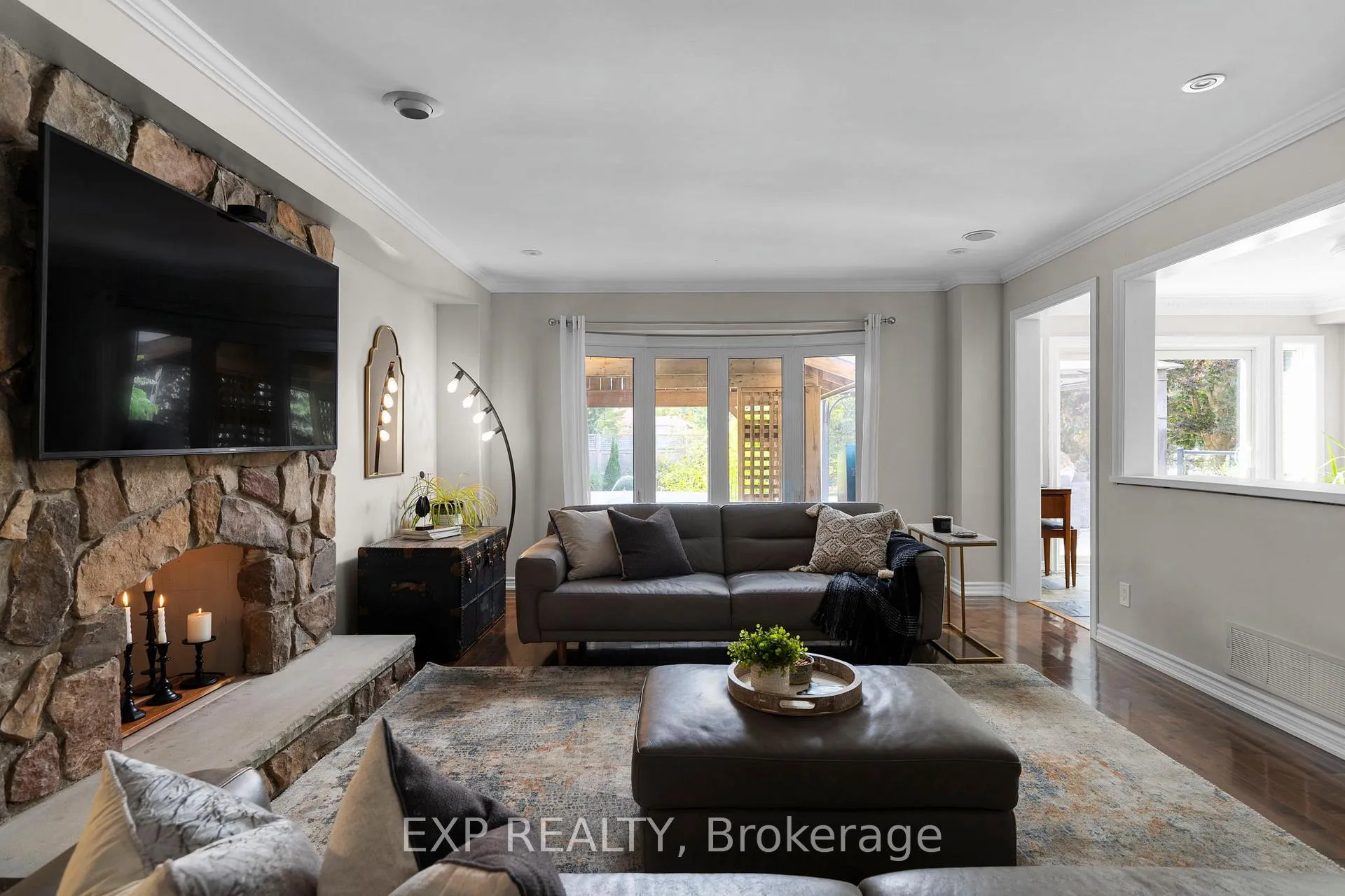 Photo 11 of 71 Cityview Circle, Barrie, Holly — HOMEH