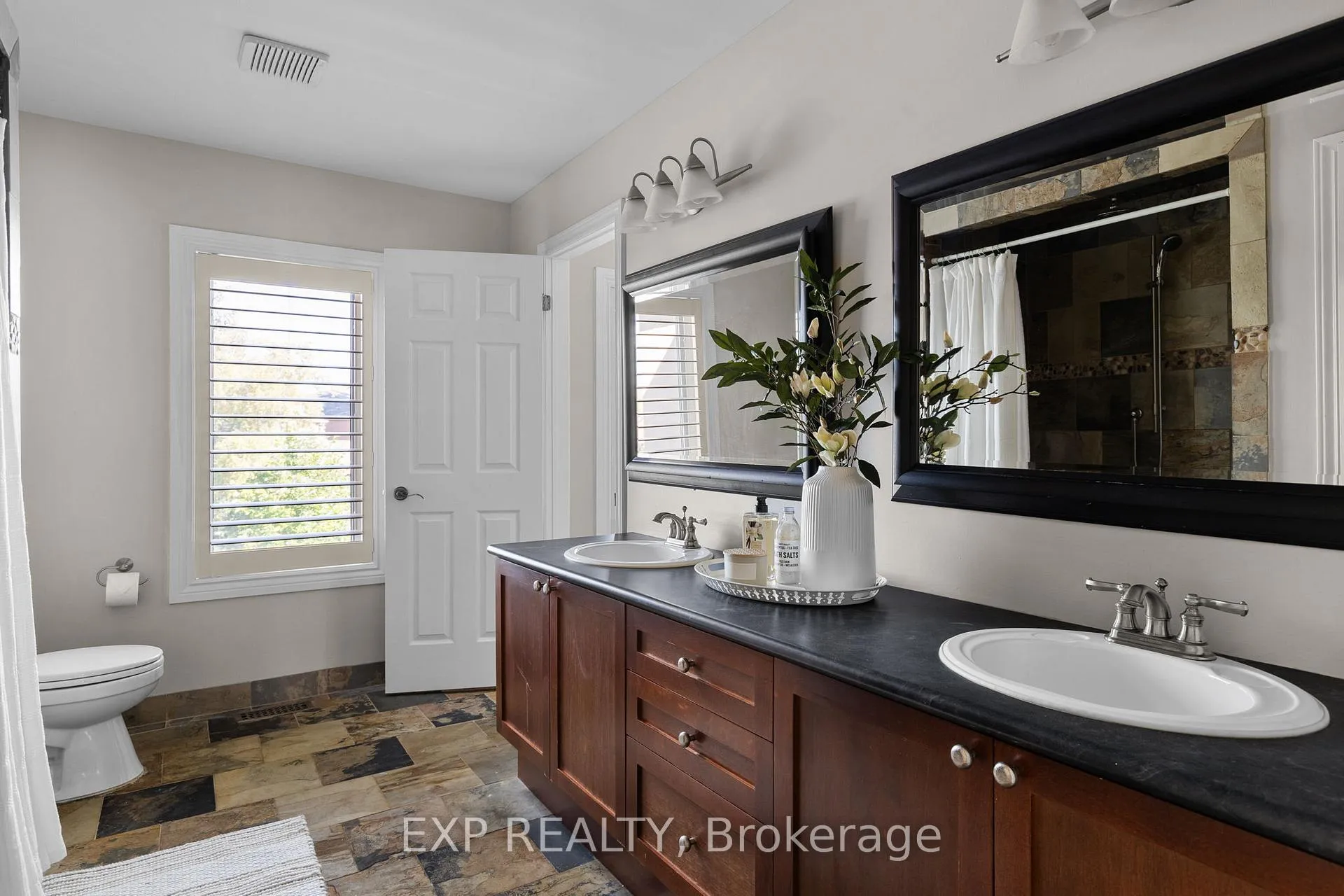 Photo 26 of 71 Cityview Circle, Barrie, Holly — HOMEH