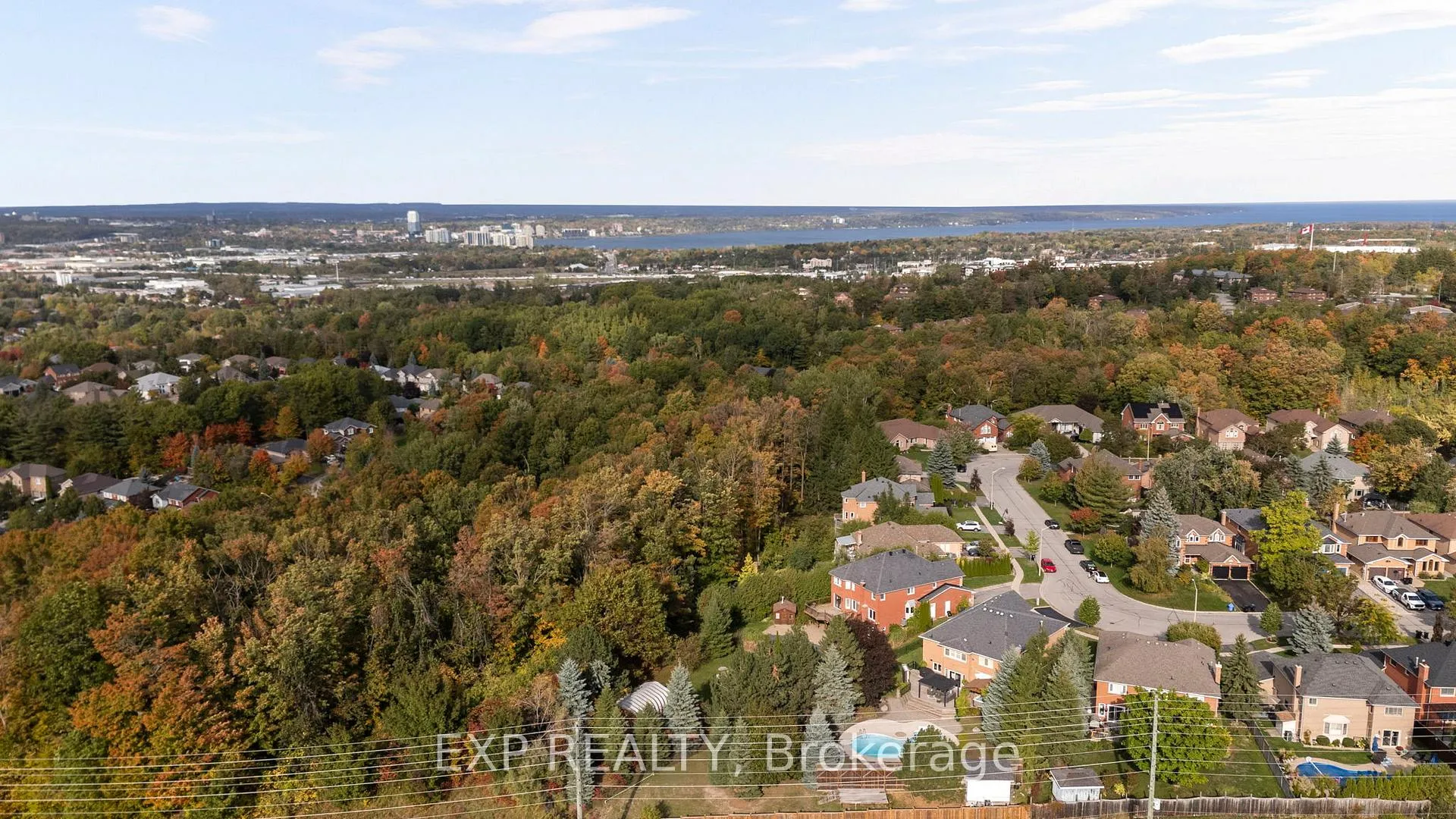 Photo 46 of 71 Cityview Circle, Barrie, Holly — HOMEH