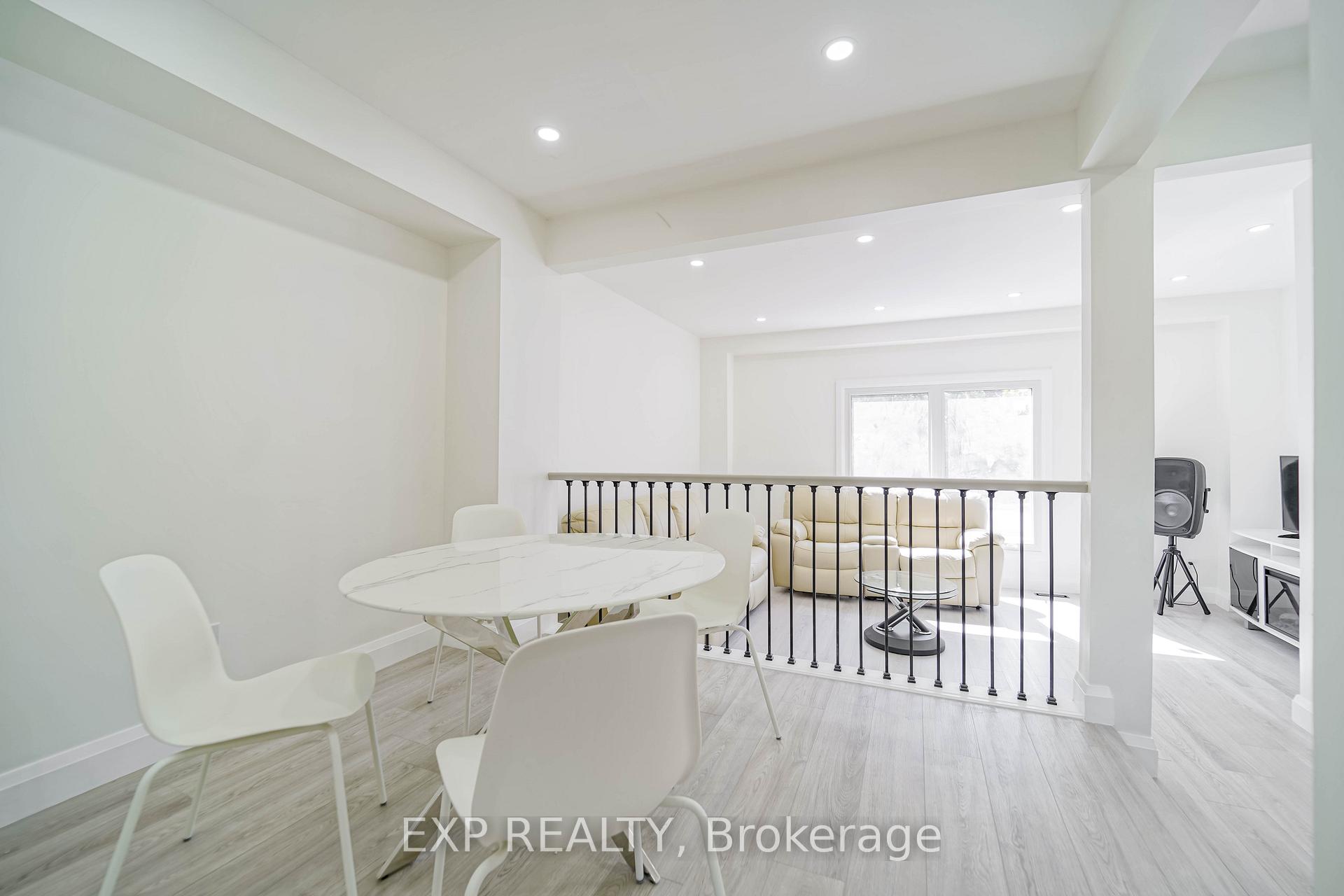 Photo 10 of Unit Upper Lvl, 25 Nabob Crescent, Scarborough, Malvern — HOMEH