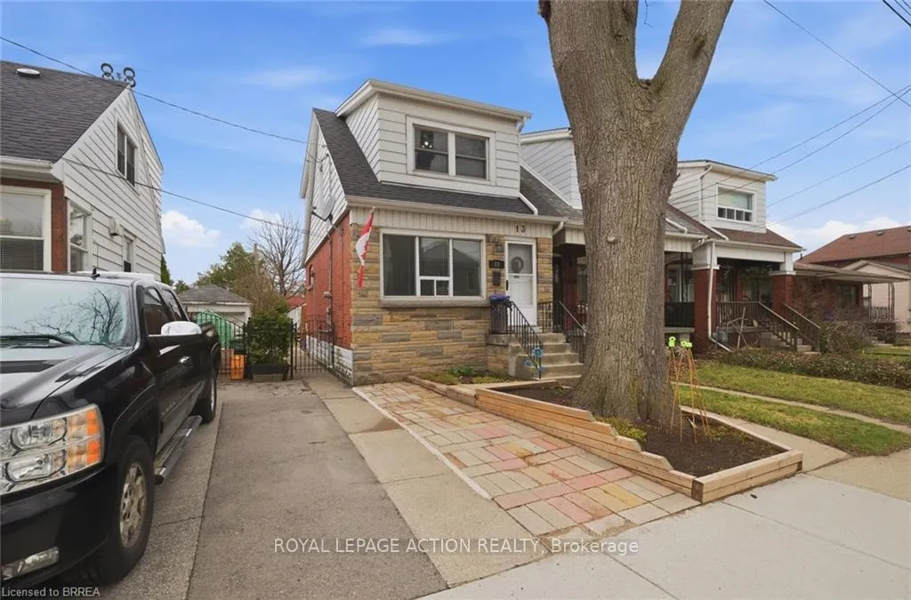 Photo 2 of 13 Devonport Street, Hamilton, Strathcona — HOMEH