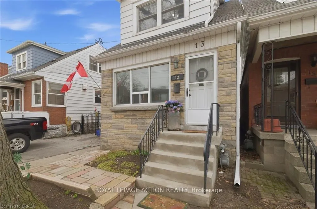 Photo 3 of 13 Devonport Street, Hamilton, Strathcona — HOMEH