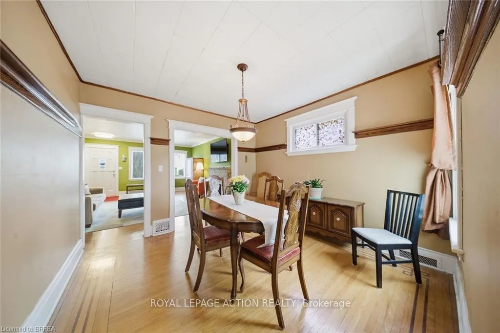 Photo 9 of 13 Devonport Street, Hamilton, Strathcona — HOMEH