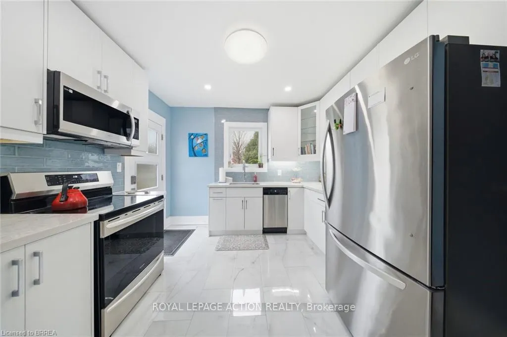 Photo 10 of 13 Devonport Street, Hamilton, Strathcona — HOMEH