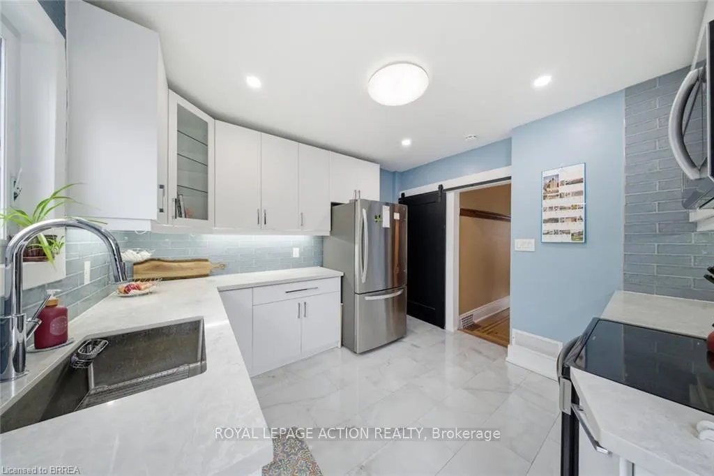 Photo 12 of 13 Devonport Street, Hamilton, Strathcona — HOMEH