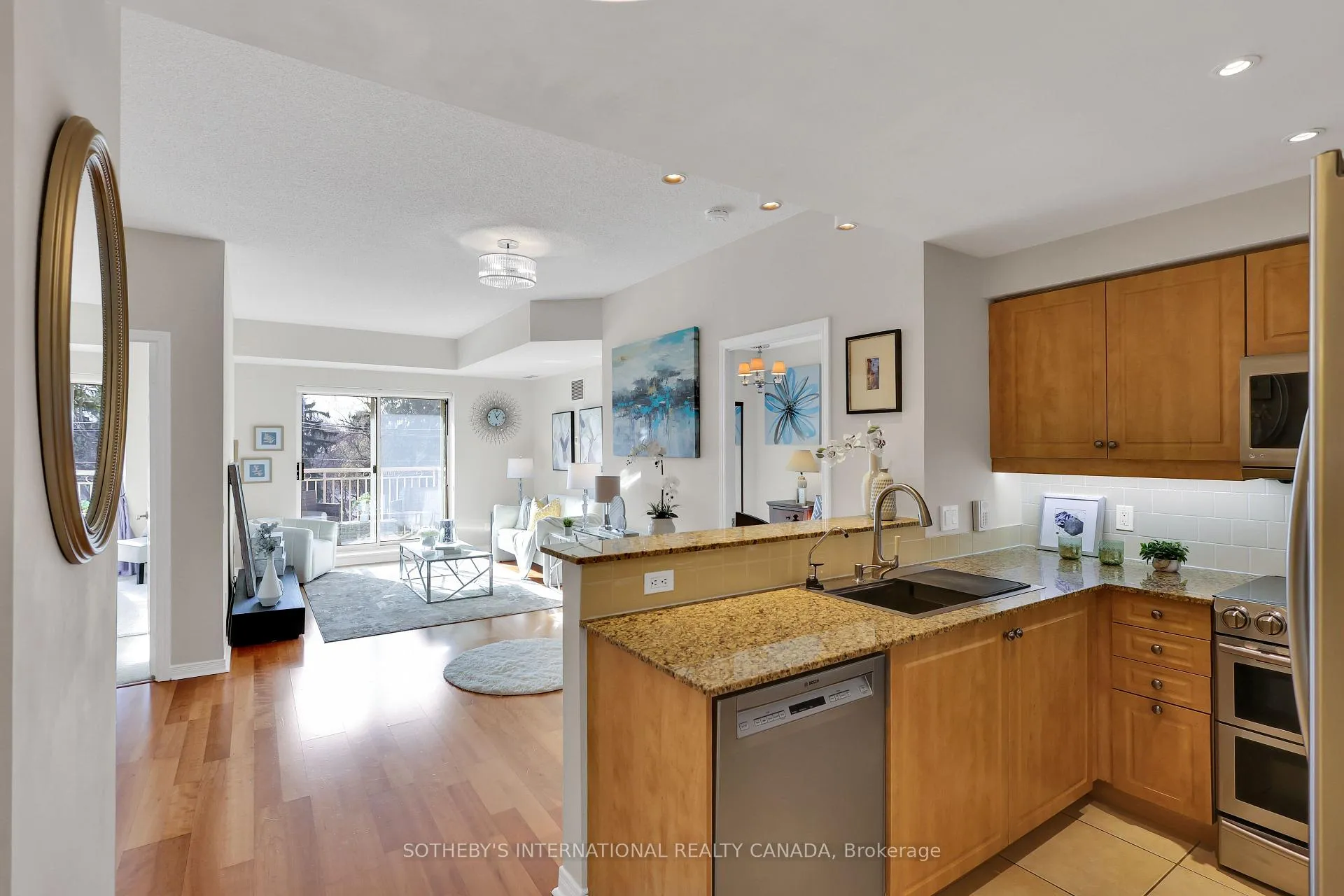 Photo 2 of Unit 415, 451 Rosewell Avenue, Toronto, Lawrence Park South — HOMEH