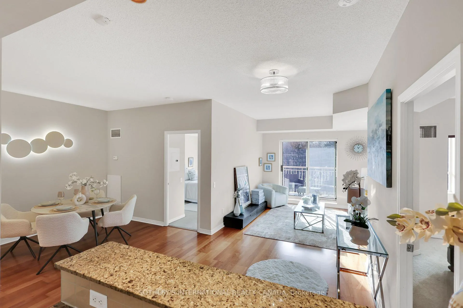 Photo 4 of Unit 415, 451 Rosewell Avenue, Toronto, Lawrence Park South — HOMEH
