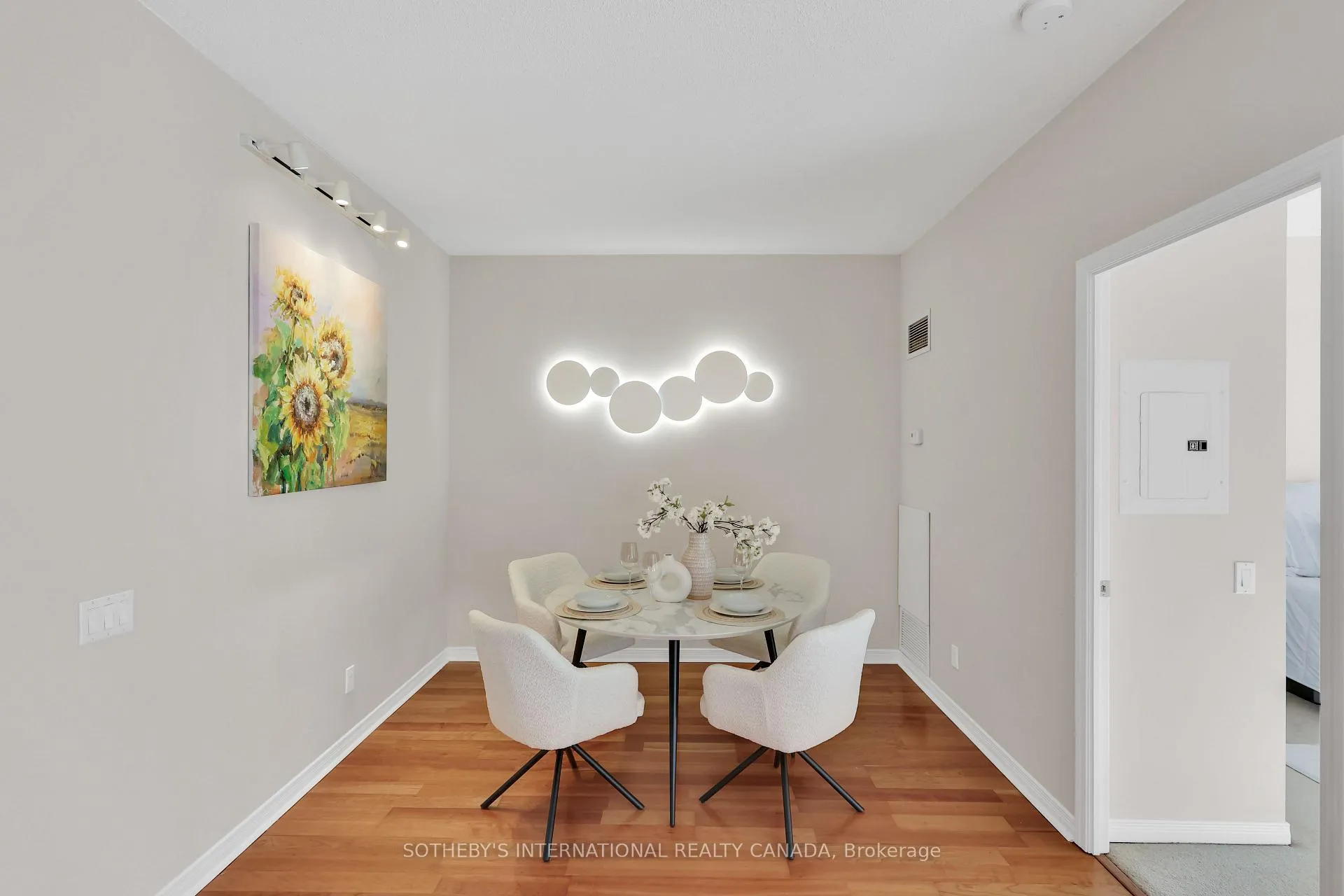 Photo 8 of Unit 415, 451 Rosewell Avenue, Toronto, Lawrence Park South — HOMEH