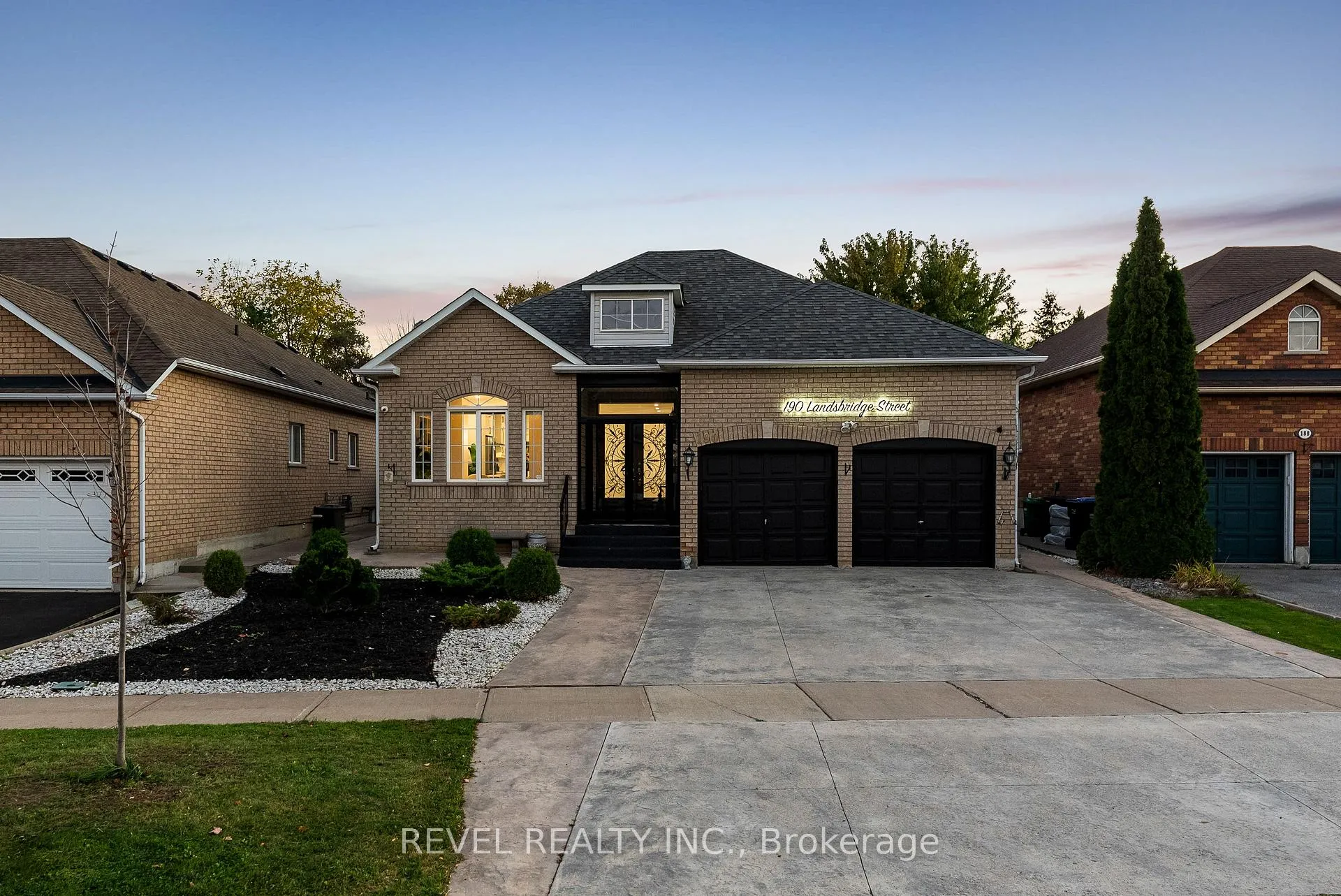 Photo 3 of 190 Landsbridge Street, Caledon, Bolton East — HOMEH