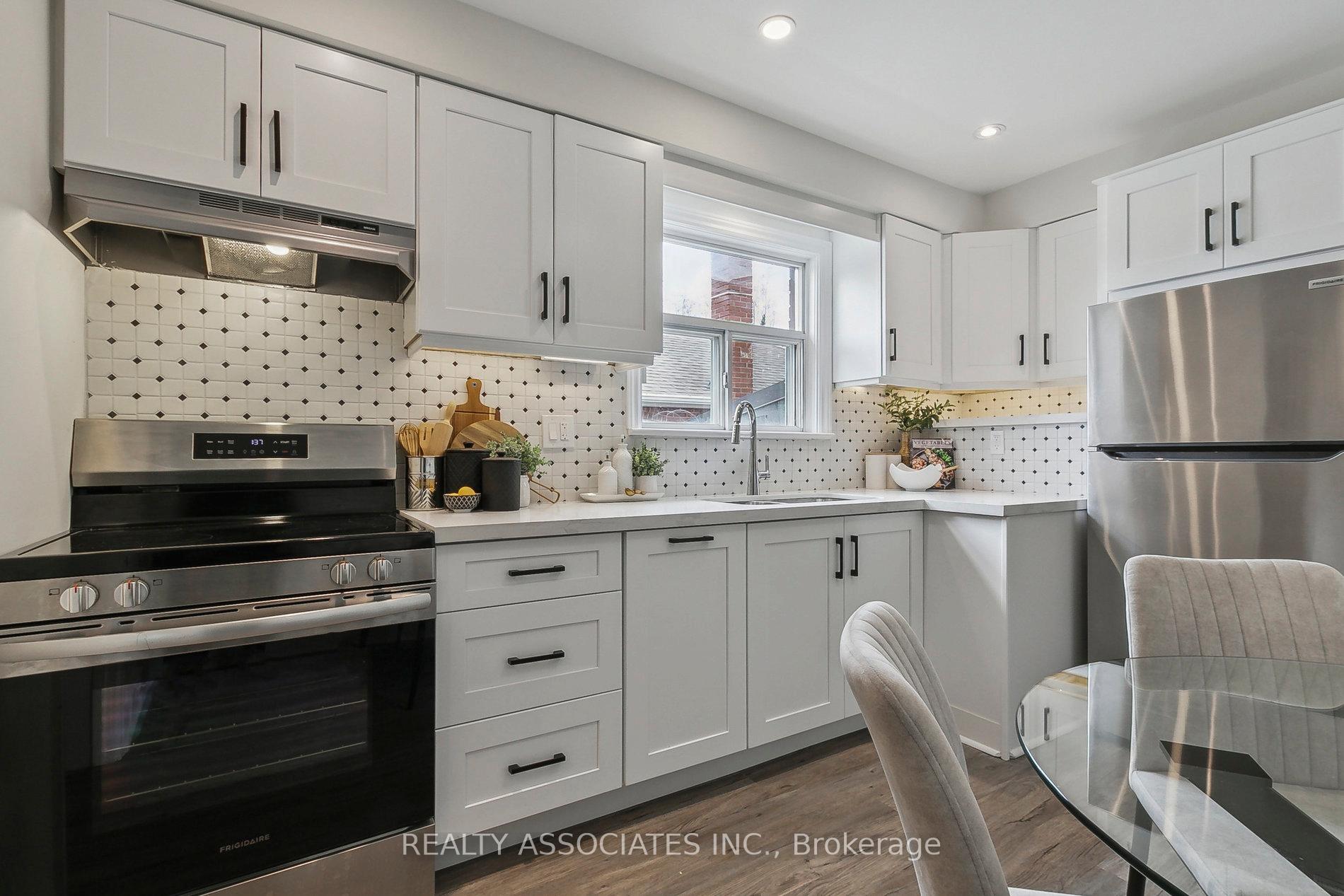 Photo 23 of 42 Fraserton Crescent, Scarborough, Bendale — HOMEH