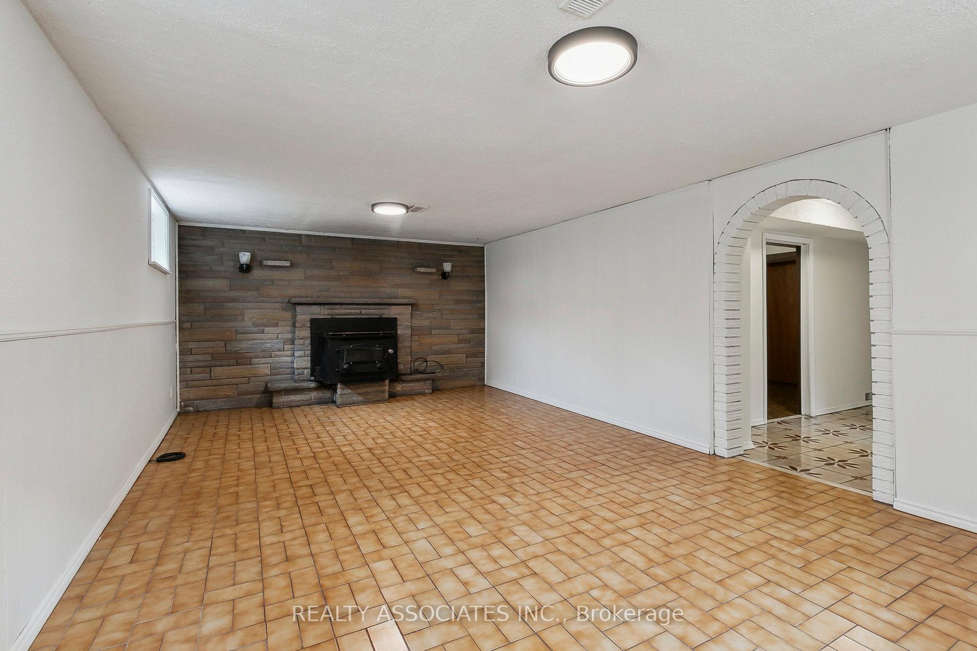 Photo 38 of 42 Fraserton Crescent, Scarborough, Bendale — HOMEH